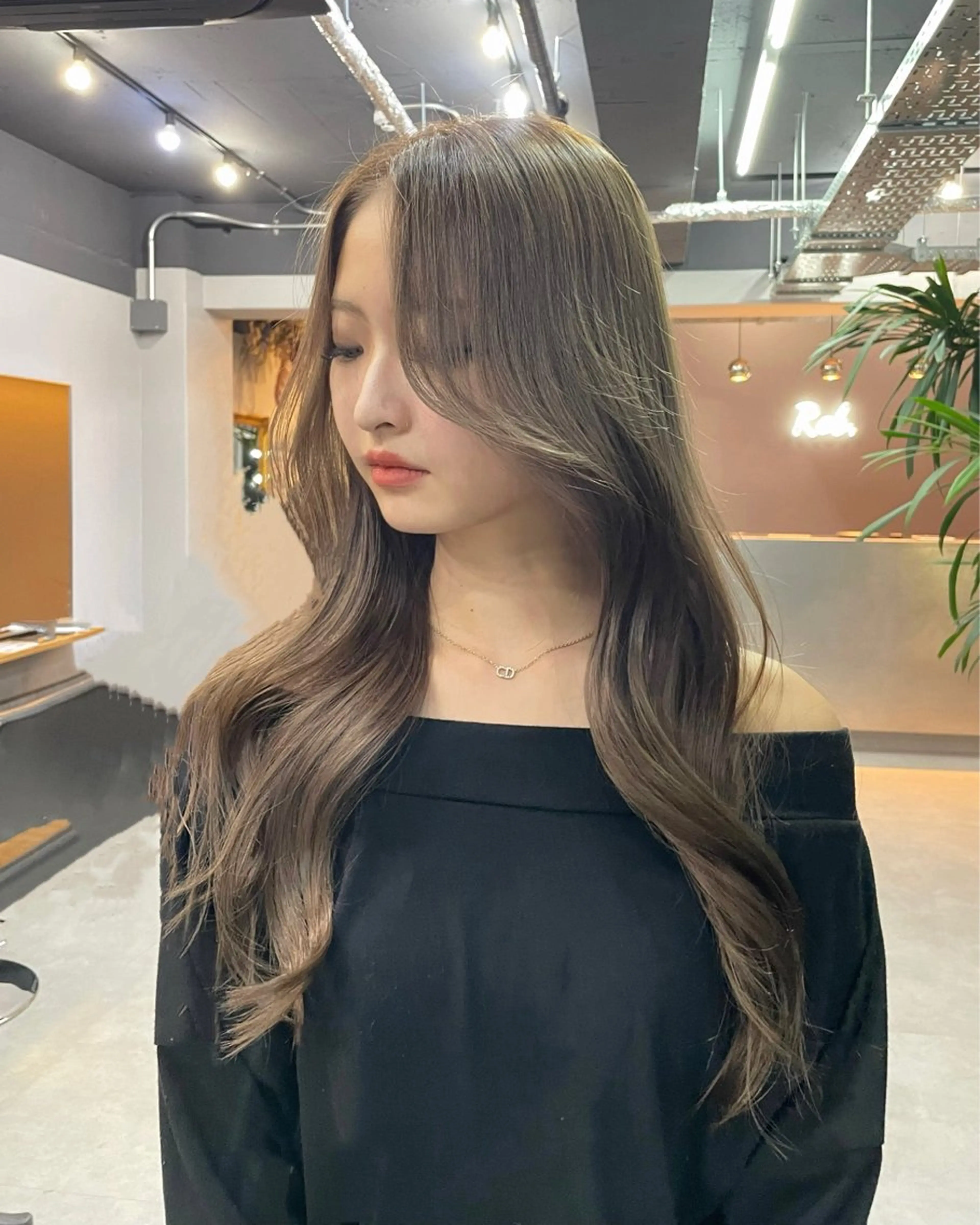 ロング カラー ミルクティーベージュ ❤︎レイヤー　MIAのヘアスタイル