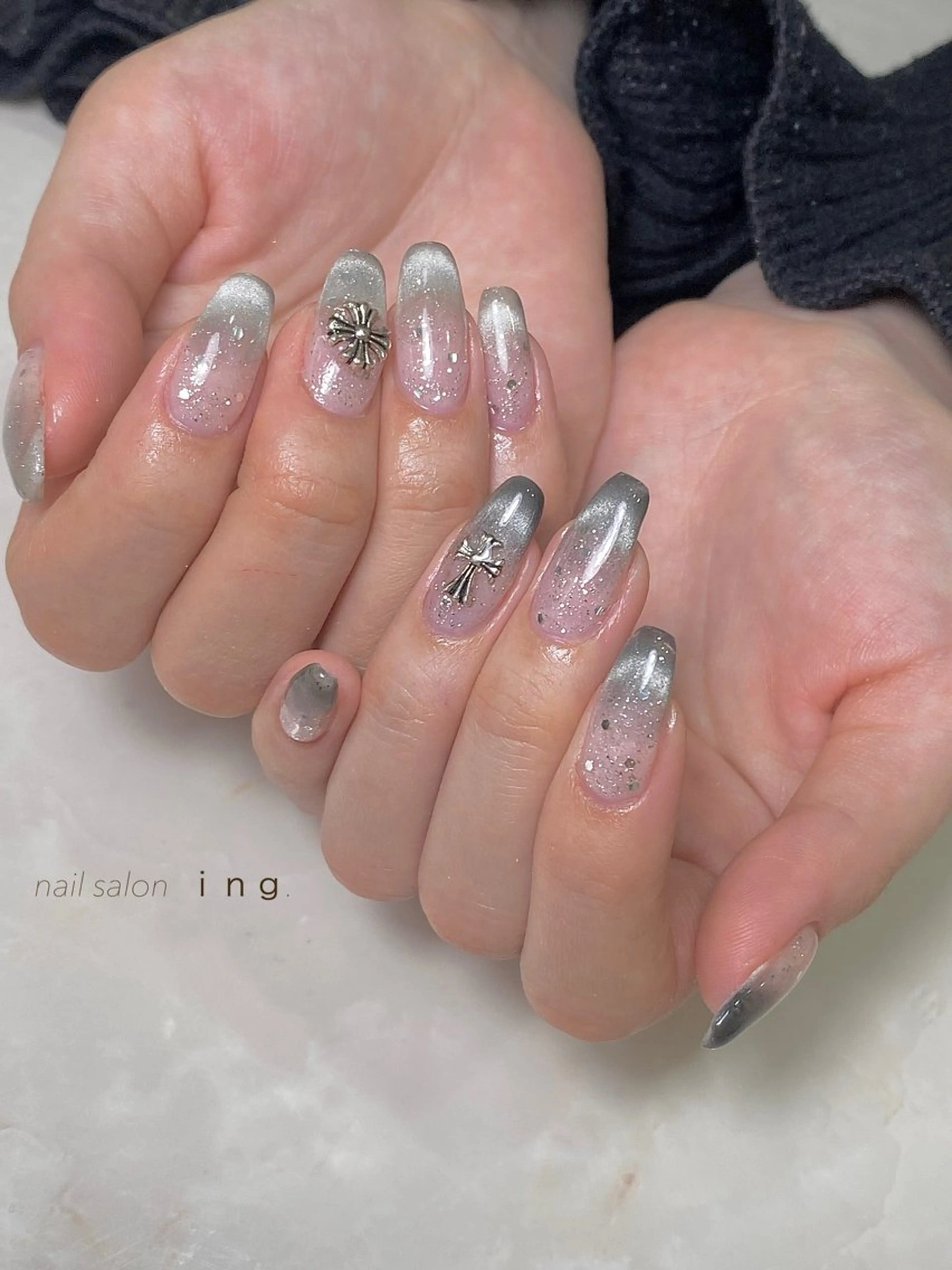 ネイル ラメ(グリッター) マグネットネイル シンプルネイル ｉｎｇ .のネイルデザイン