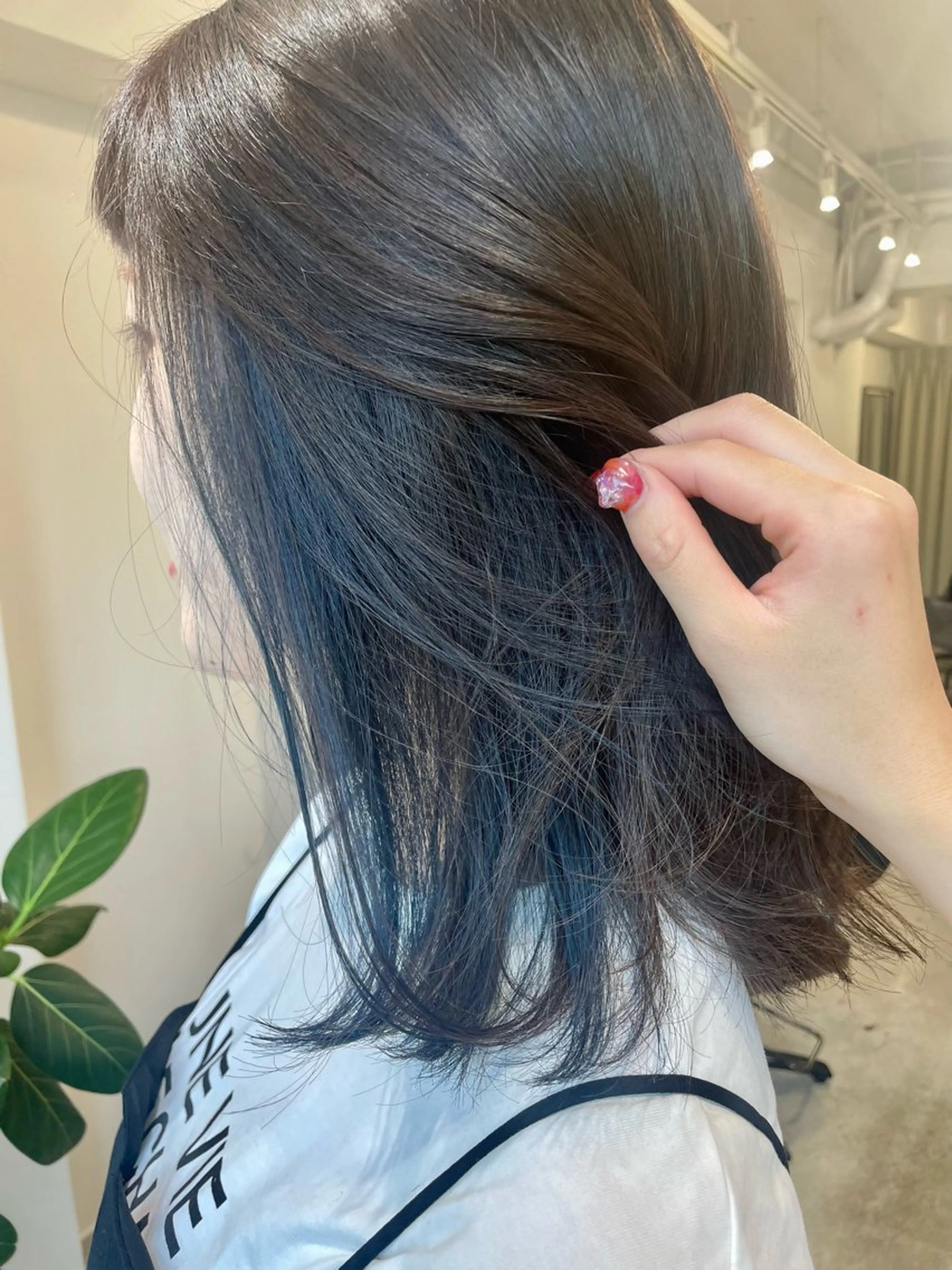 ミディアム カラー インナーカラー ネイビーカラー ヘアカラー トリートメント 平澤 萌香のその他イメージ