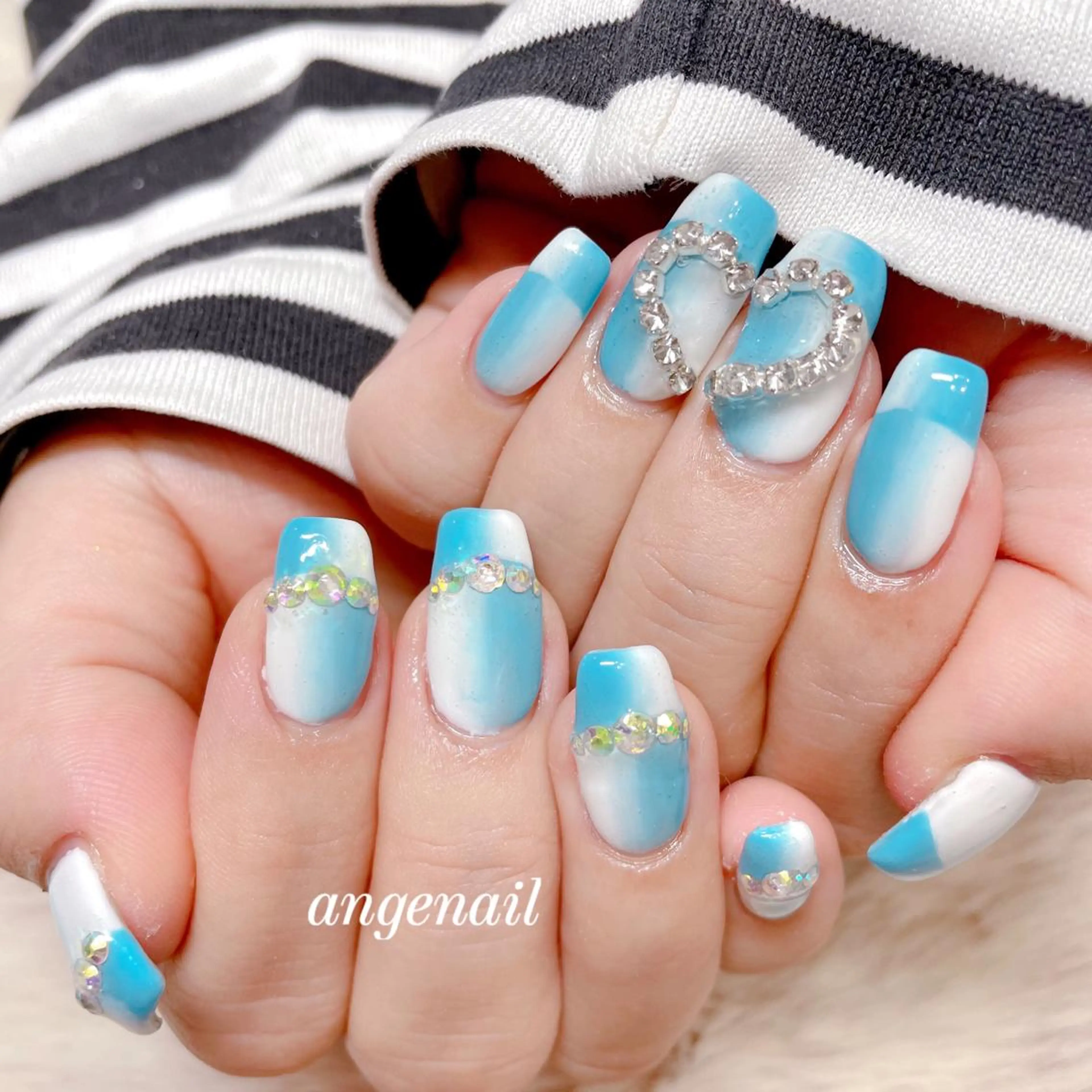 ネイル ハンドネイル オーナーネイリスト MAKIのネイルデザイン