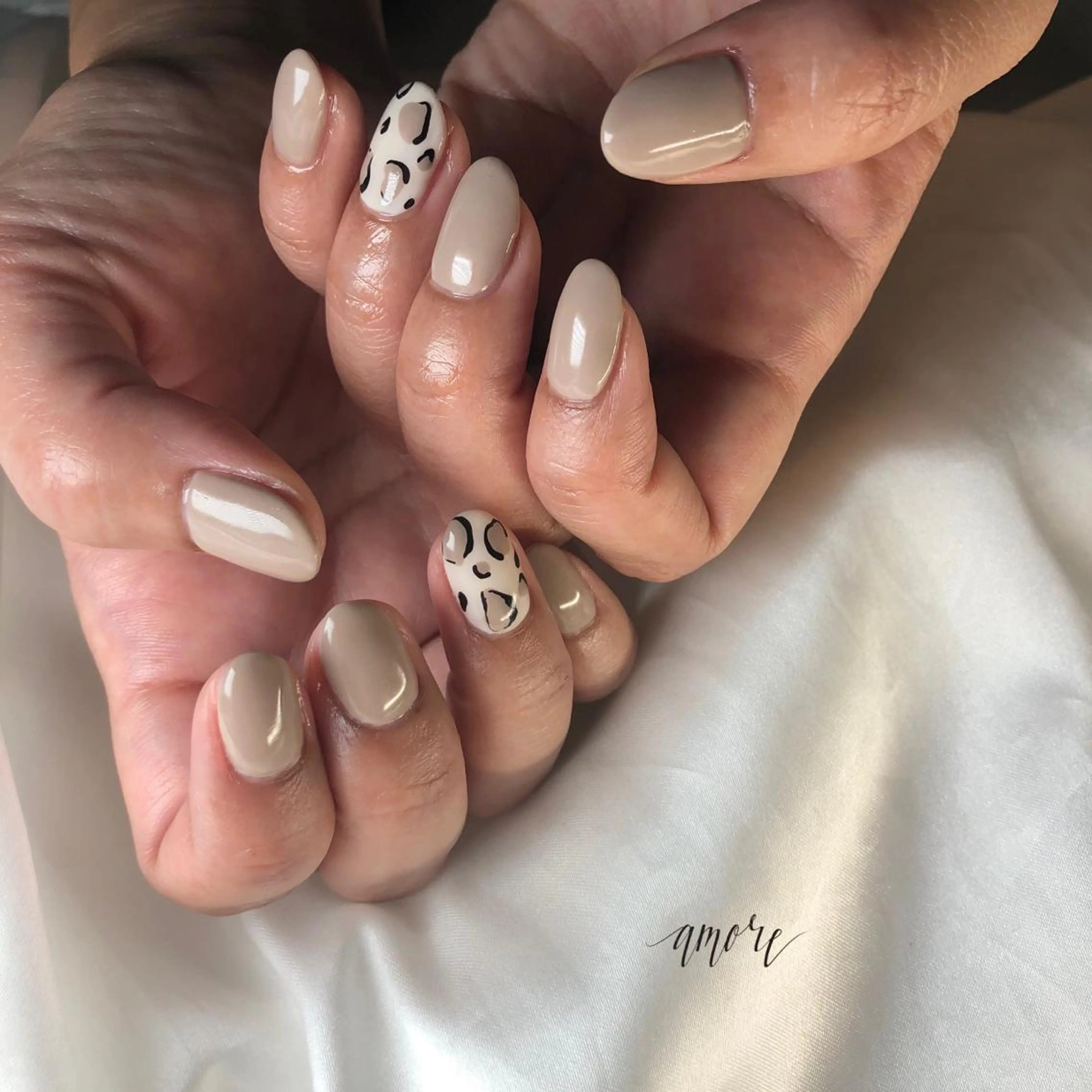 ネイル ジェルネイル 氷ネイル・うるうるネイル マグネットネイル ミラーネイル ニュアンスネイル You kyehwaのネイルデザイン