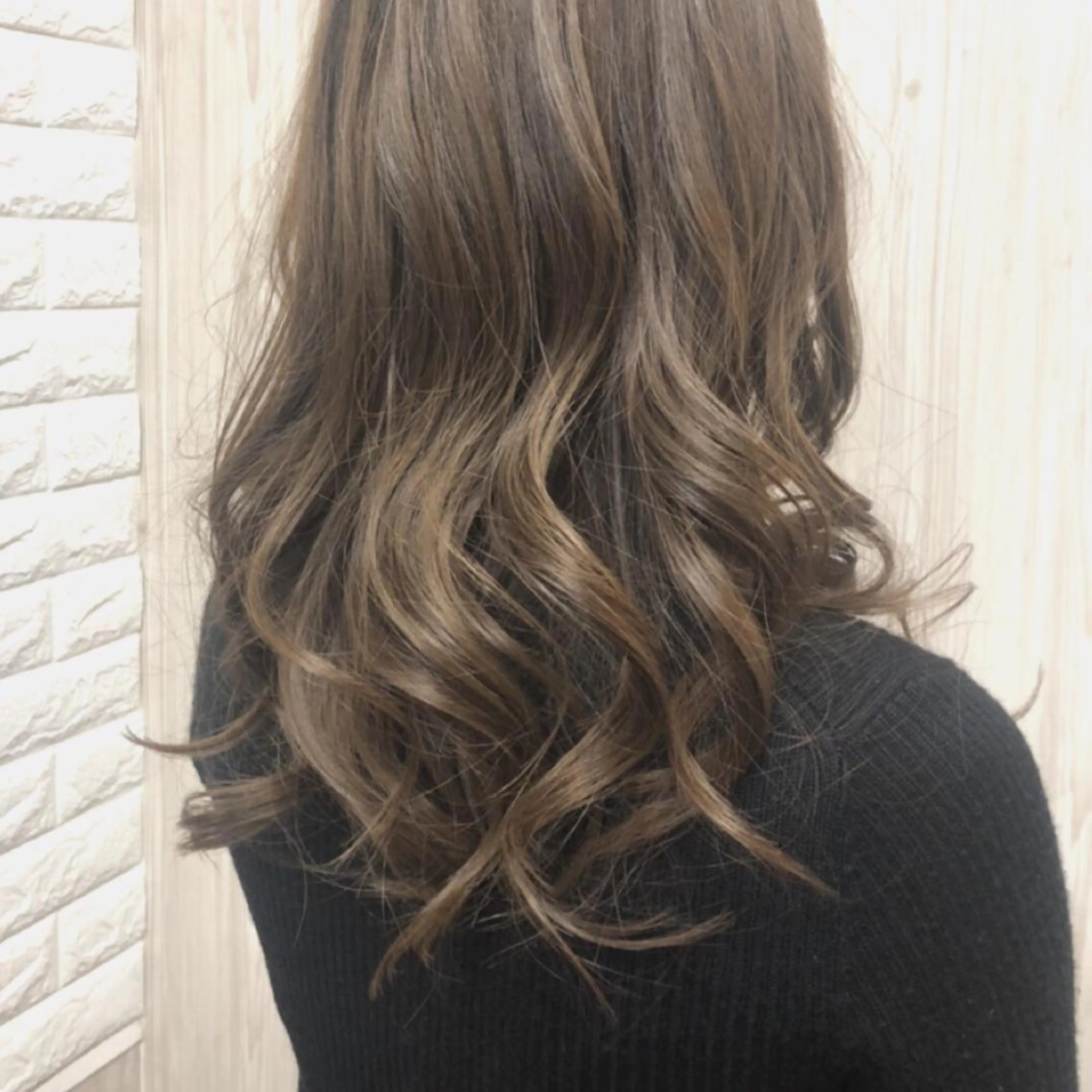 ロング カラー 透明感カラー 大島 智志のヘアスタイル