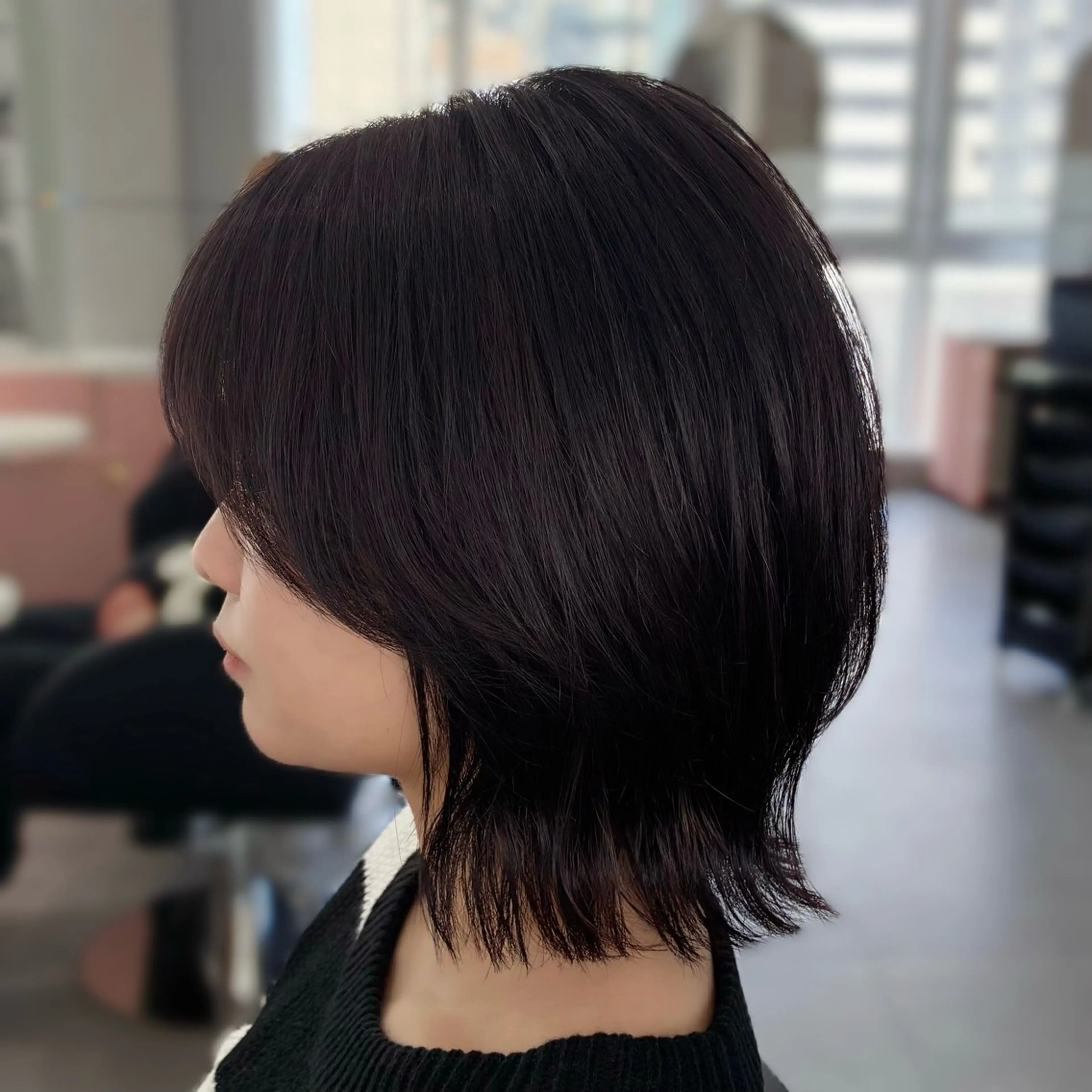 ミディアム カラー ボブレイヤー ラベンダーカラー ボブ レイヤーカット SUZUNO🤎ボブ レイヤー🫧顔周りのヘアスタイル