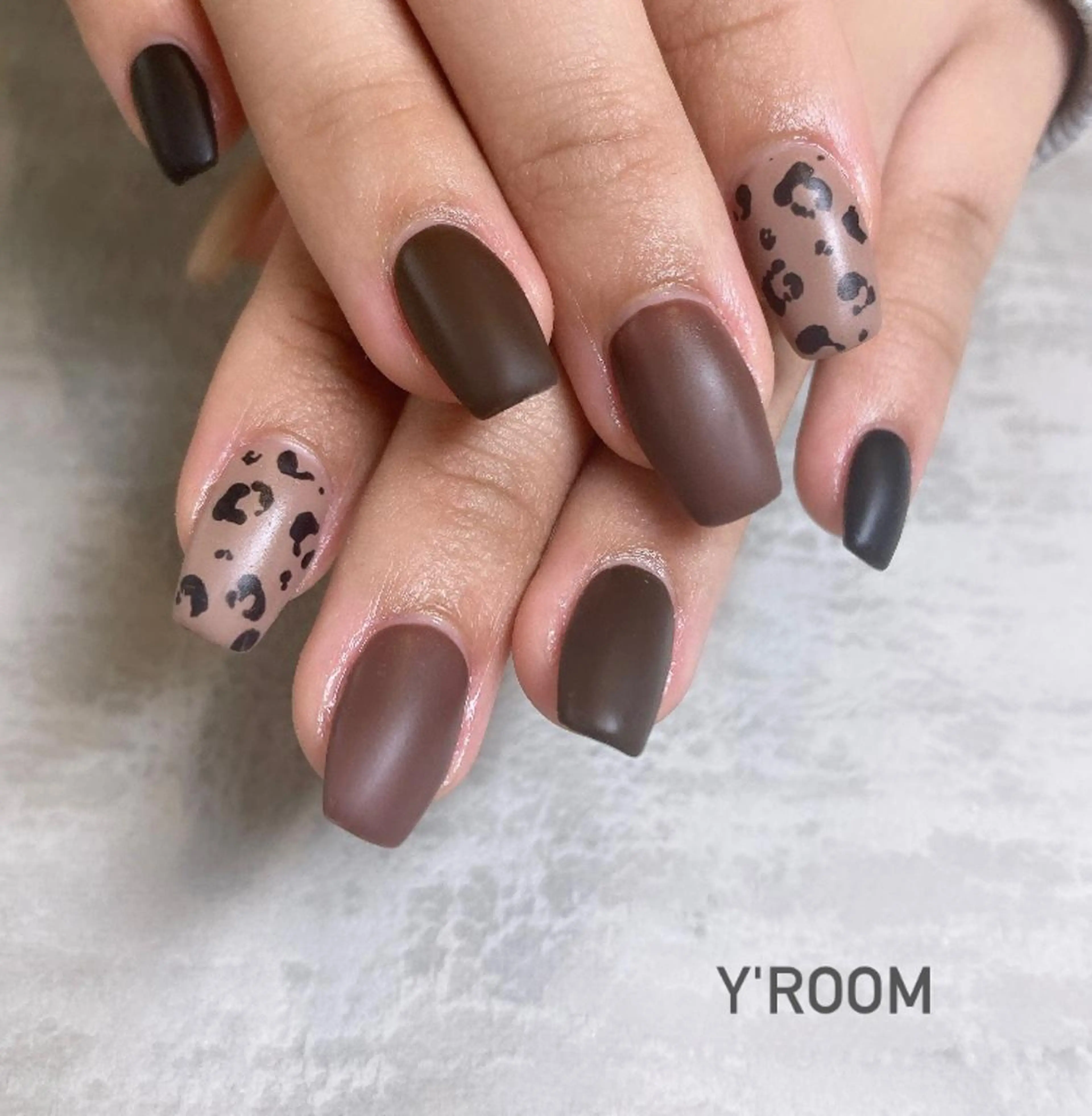 ネイル オーロラネイル フラッシュネイル フットネイル ジェルネイル 氷ネイル・うるうるネイル YUKA （ネイリスト）のネイルデザイン