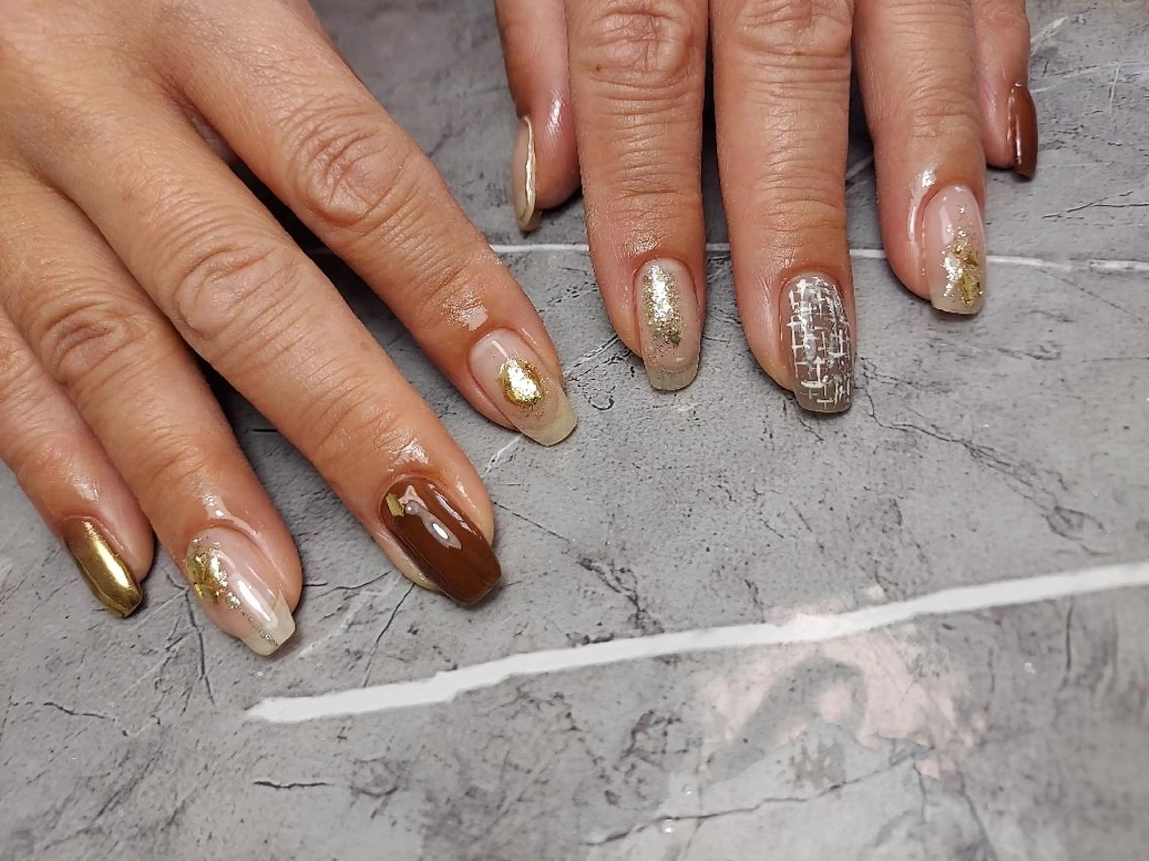 ミディアム ハンドネイル Nailspeace Omalyのネイルデザイン