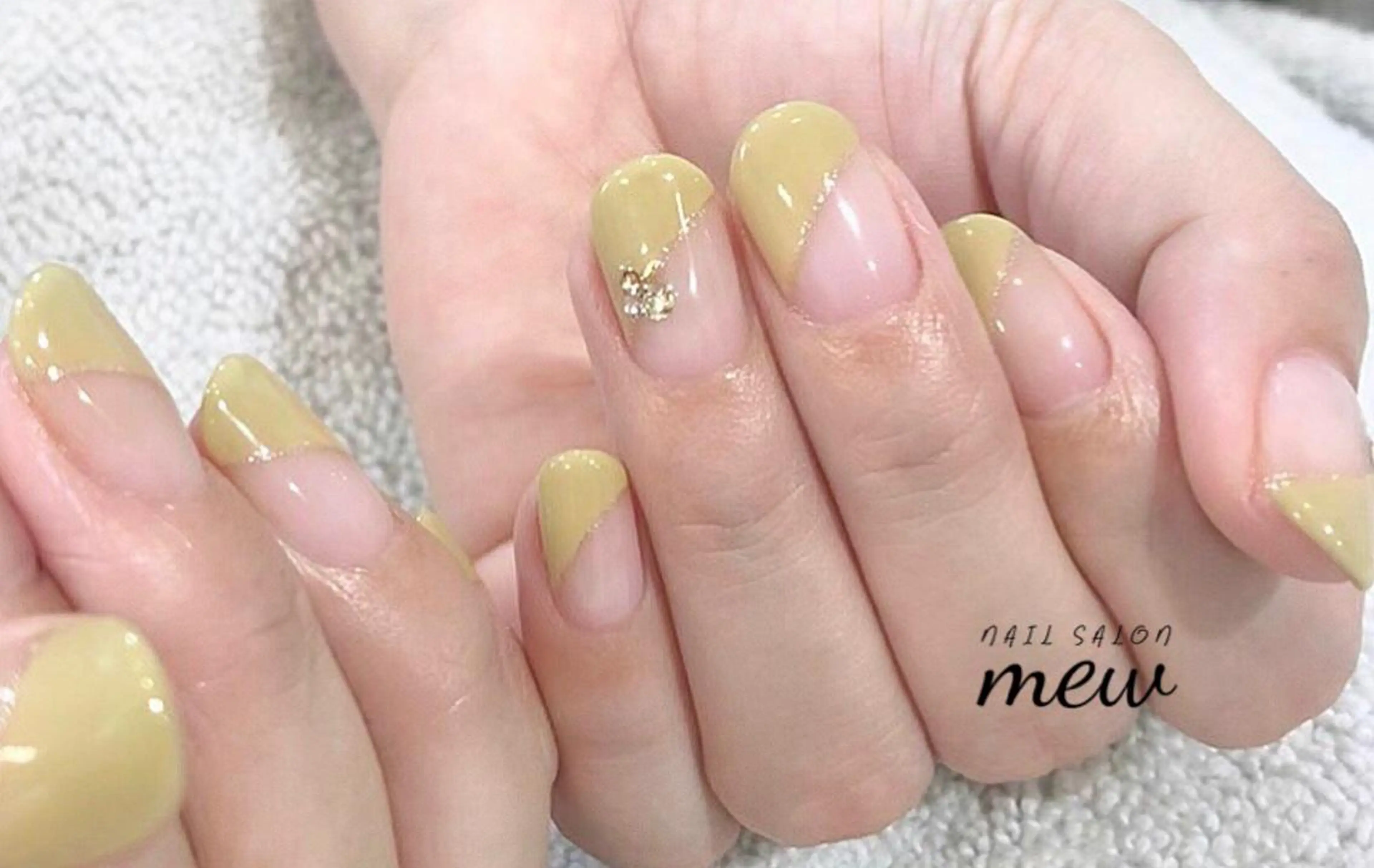 ネイル アートネイル フレンチネイル 斜めフレンチ シンプルネイル ストーンネイル Nail salon mewのネイルデザイン
