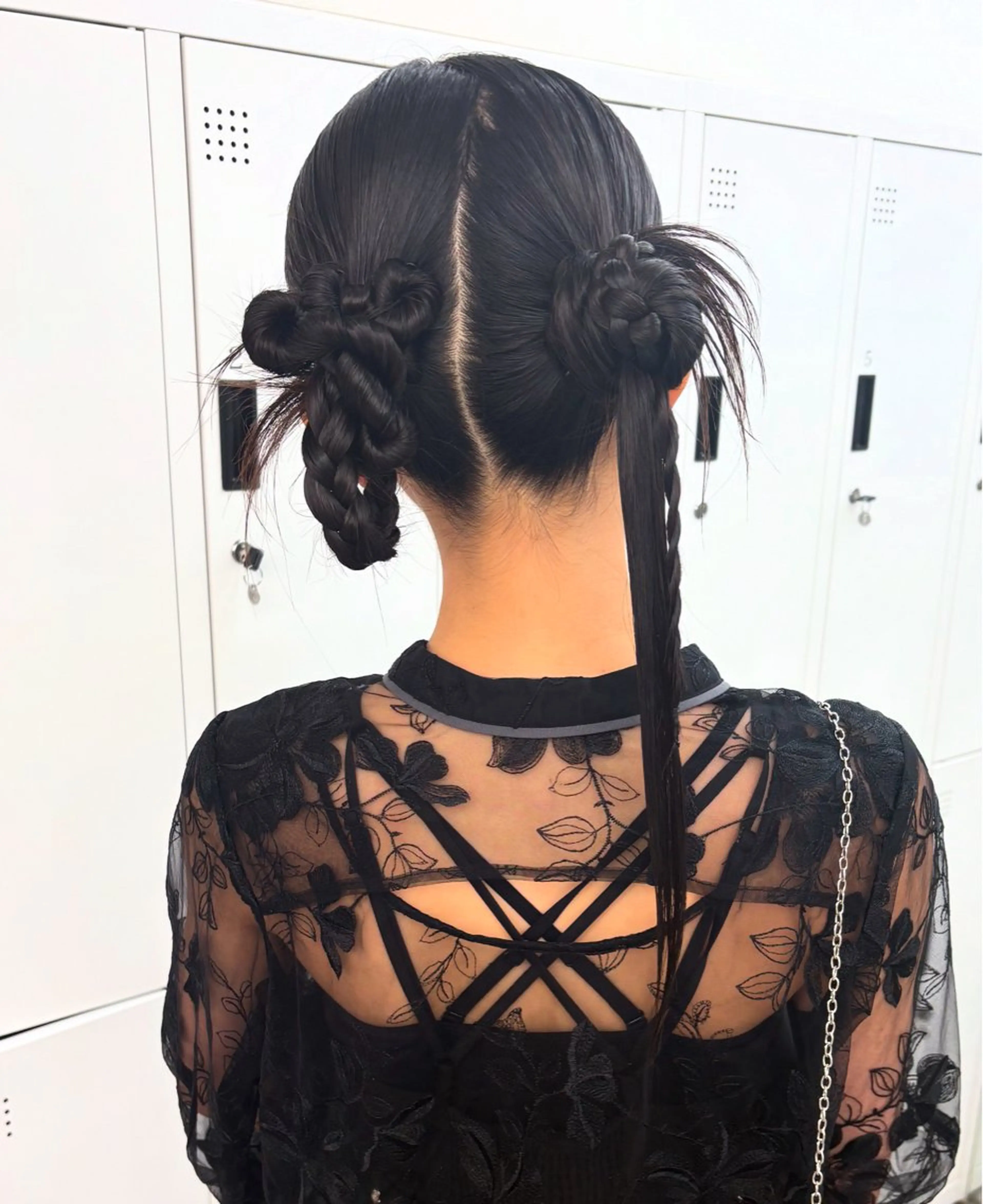 ロング ヘアセット 綾乃／デザインカラー ／ハイトーン／ボブのヘアスタイル