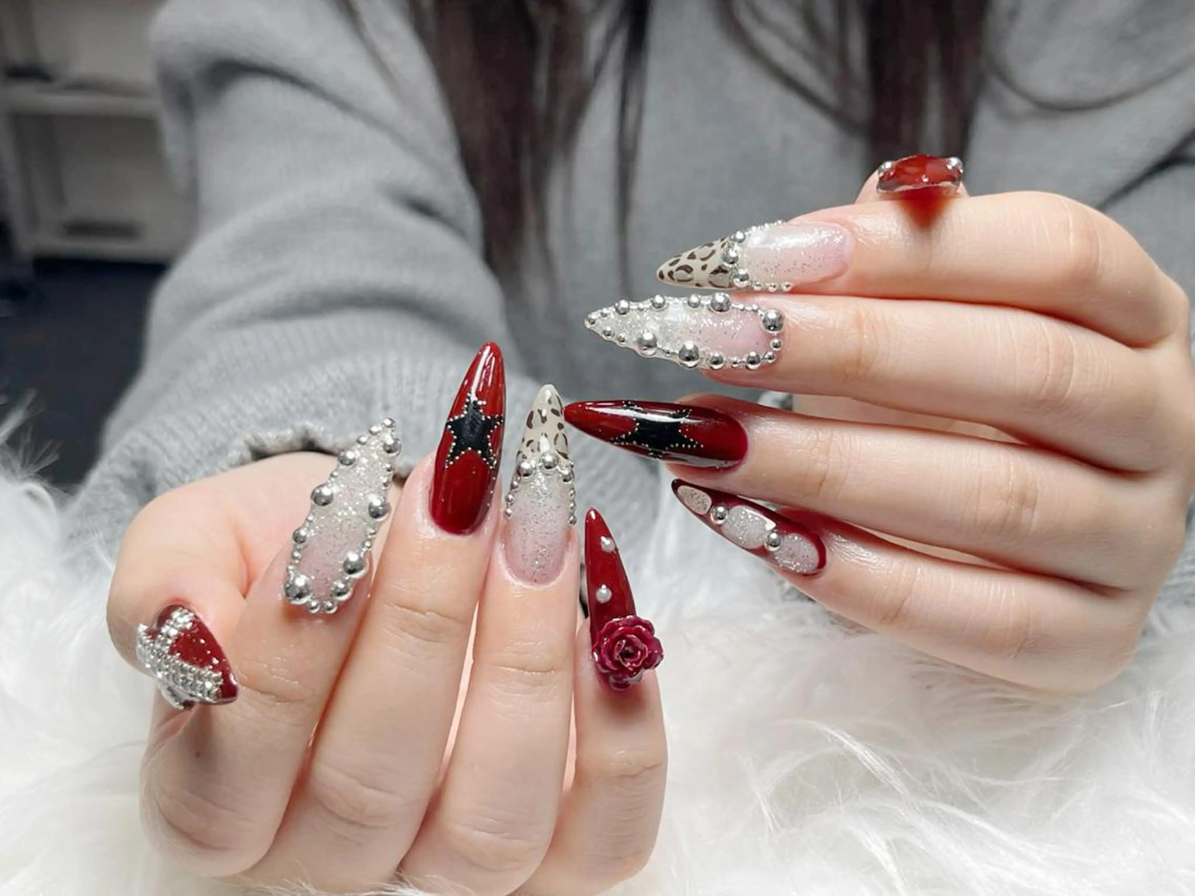 ネイル アニマル柄 オーロラネイル チークネイル フラッシュネイル ジェルネイル Yuu🎀 Belle Nailのネイルデザイン