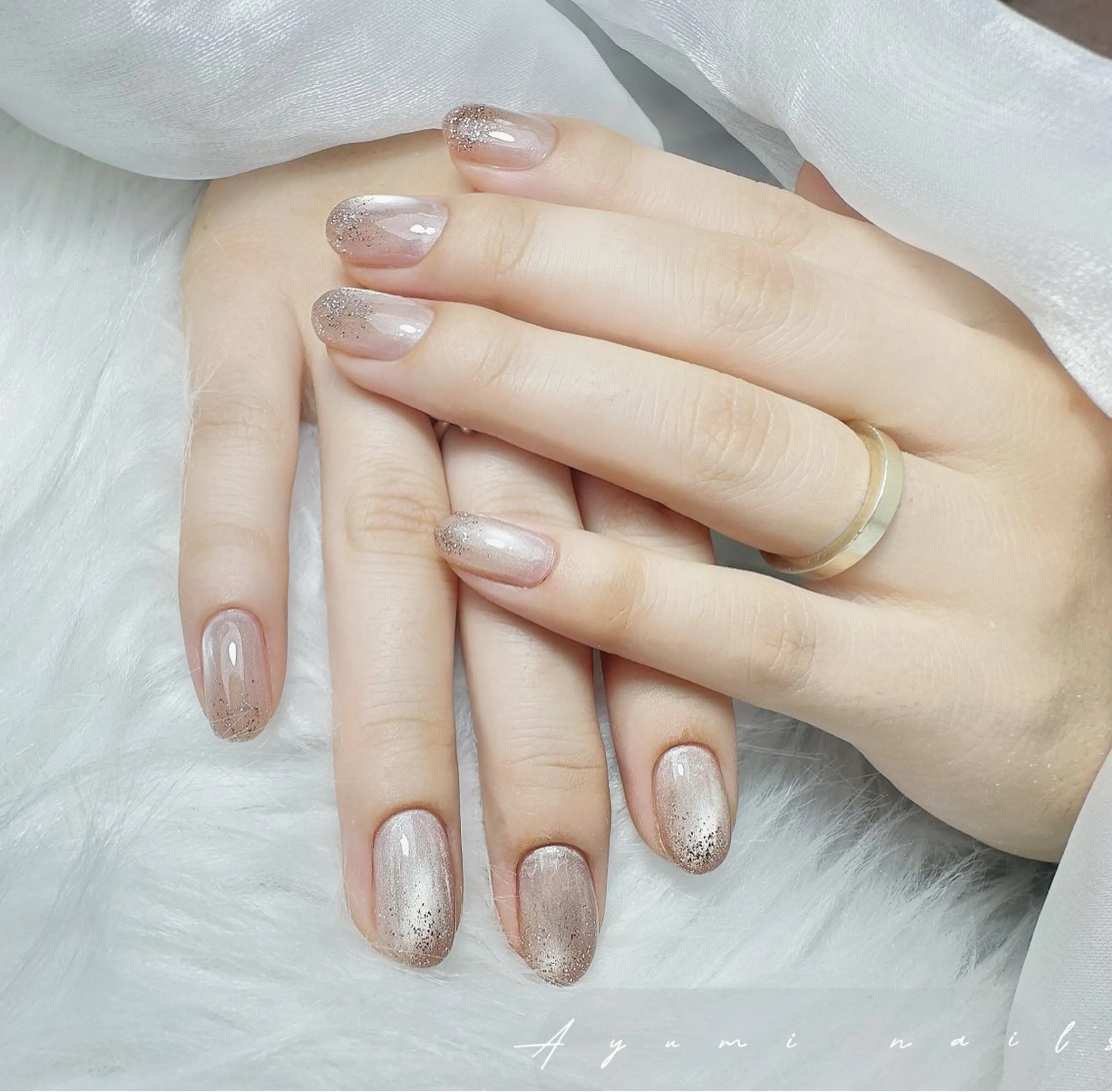 ネイル グラデーション ラメ(グリッター) ラメグラデーション マグネットネイル YUMI ニュアンスnailsのネイルデザイン