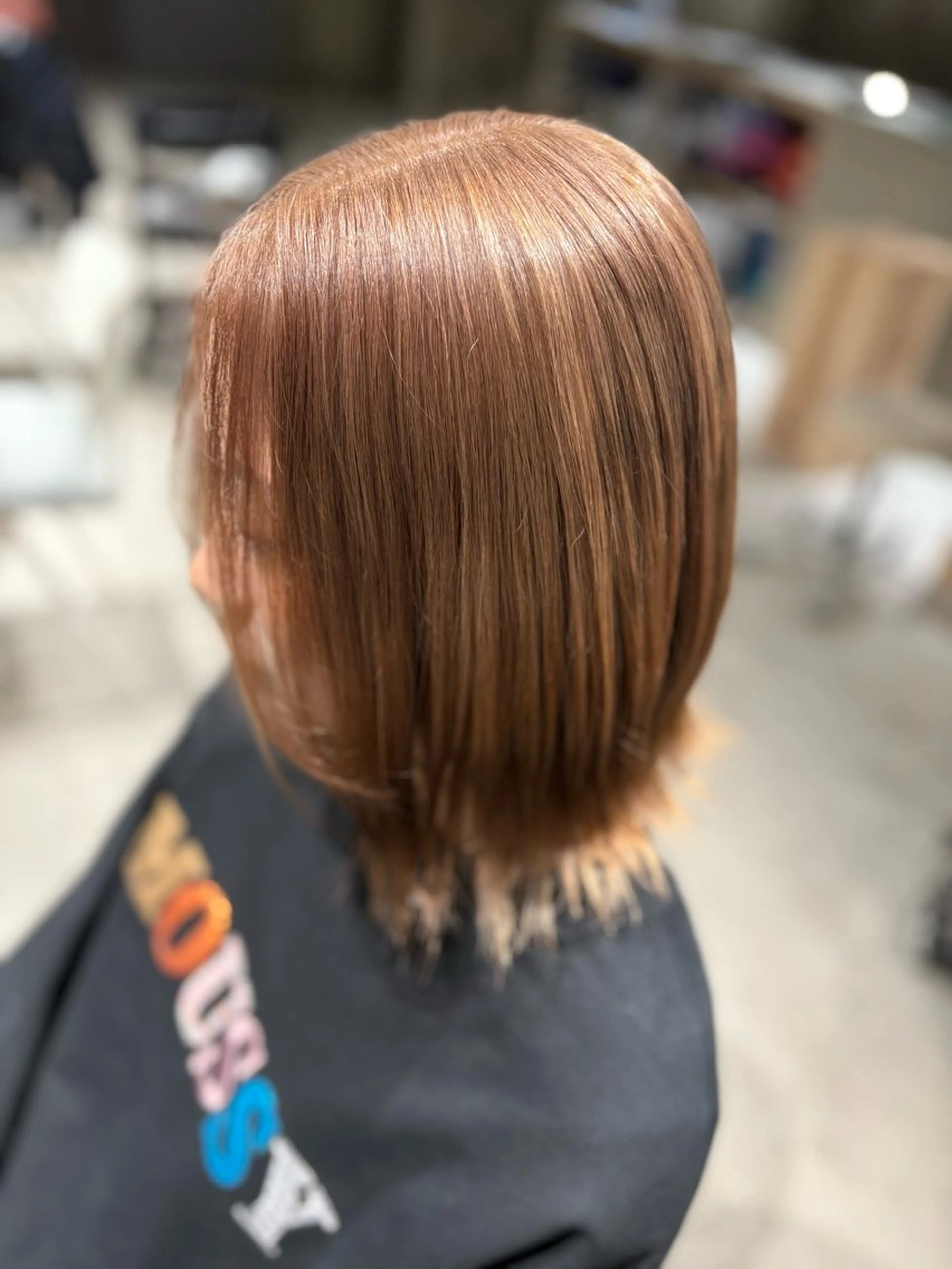 ミディアム カラー ベージュカラー ブリーチ 透明感カラー ミルクティーベージュ ヘアカラー 玉置 七海のヘアスタイル