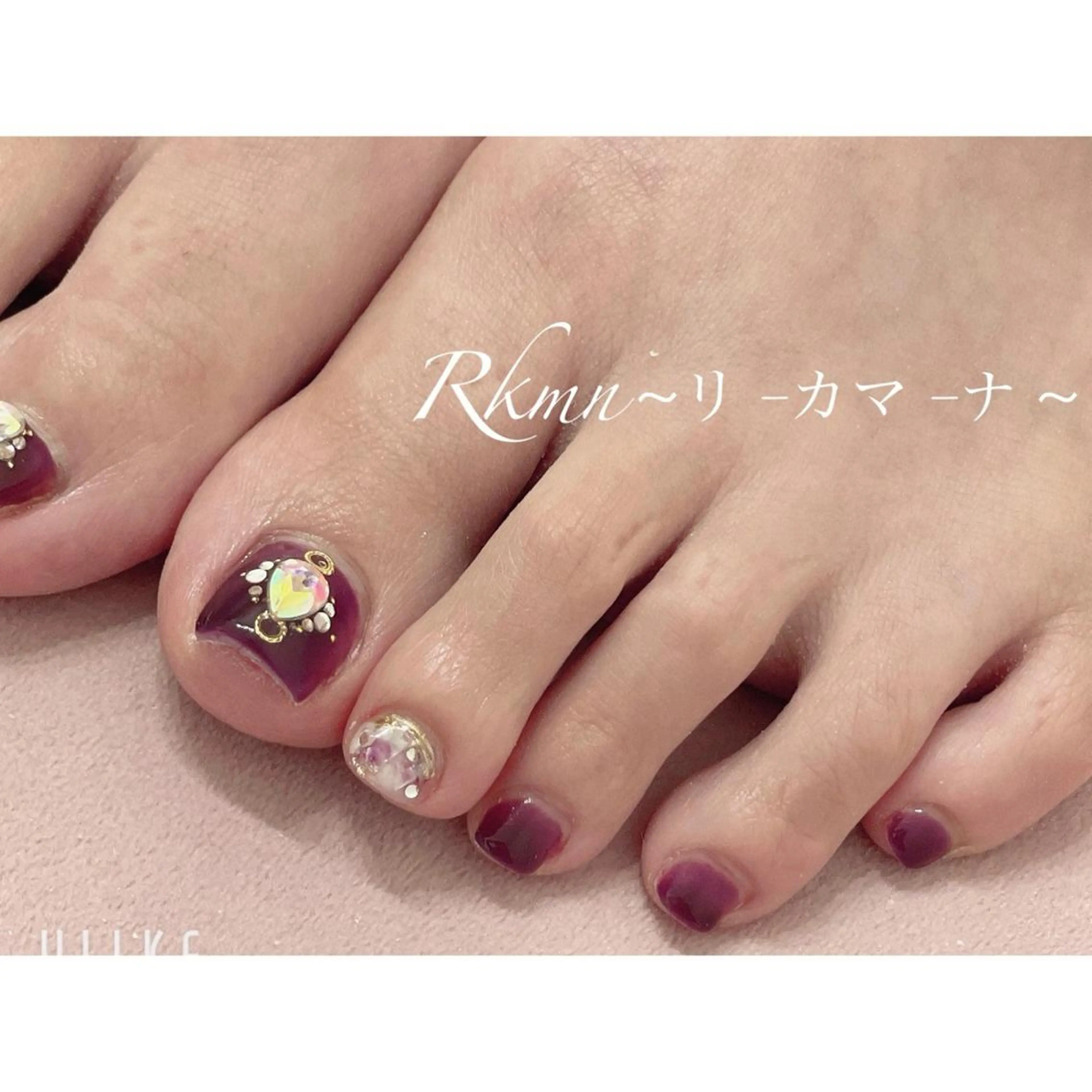 ネイル アートネイル フットネイル ラメ(グリッター) パープル 春ネイル Rkmn ~リ-カマ-ナ~のネイルデザイン