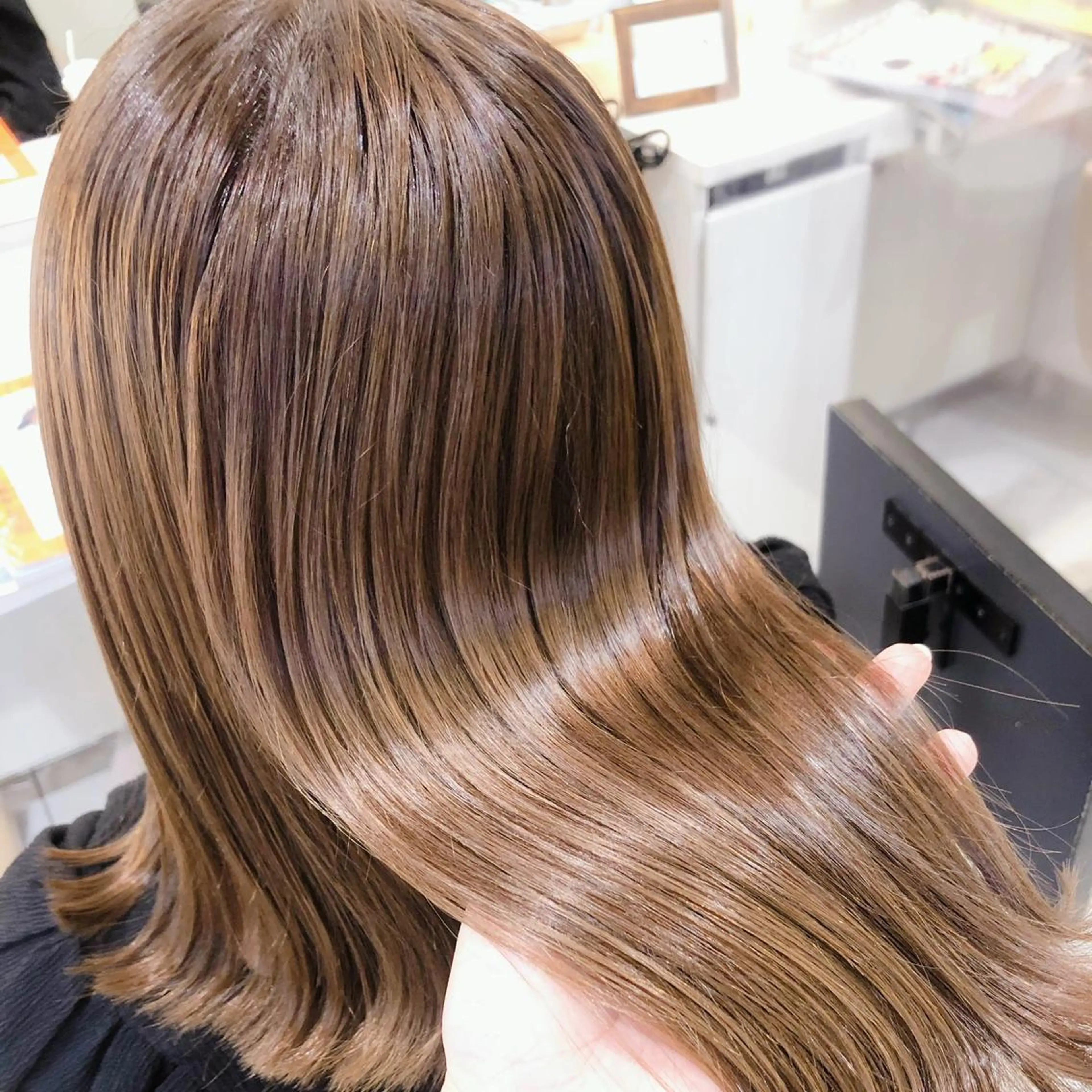 ミディアム カット ヘアカラー トリートメント 三箇島陽香/髪質改善 クロスパーマ縮毛矯正のヘアスタイル