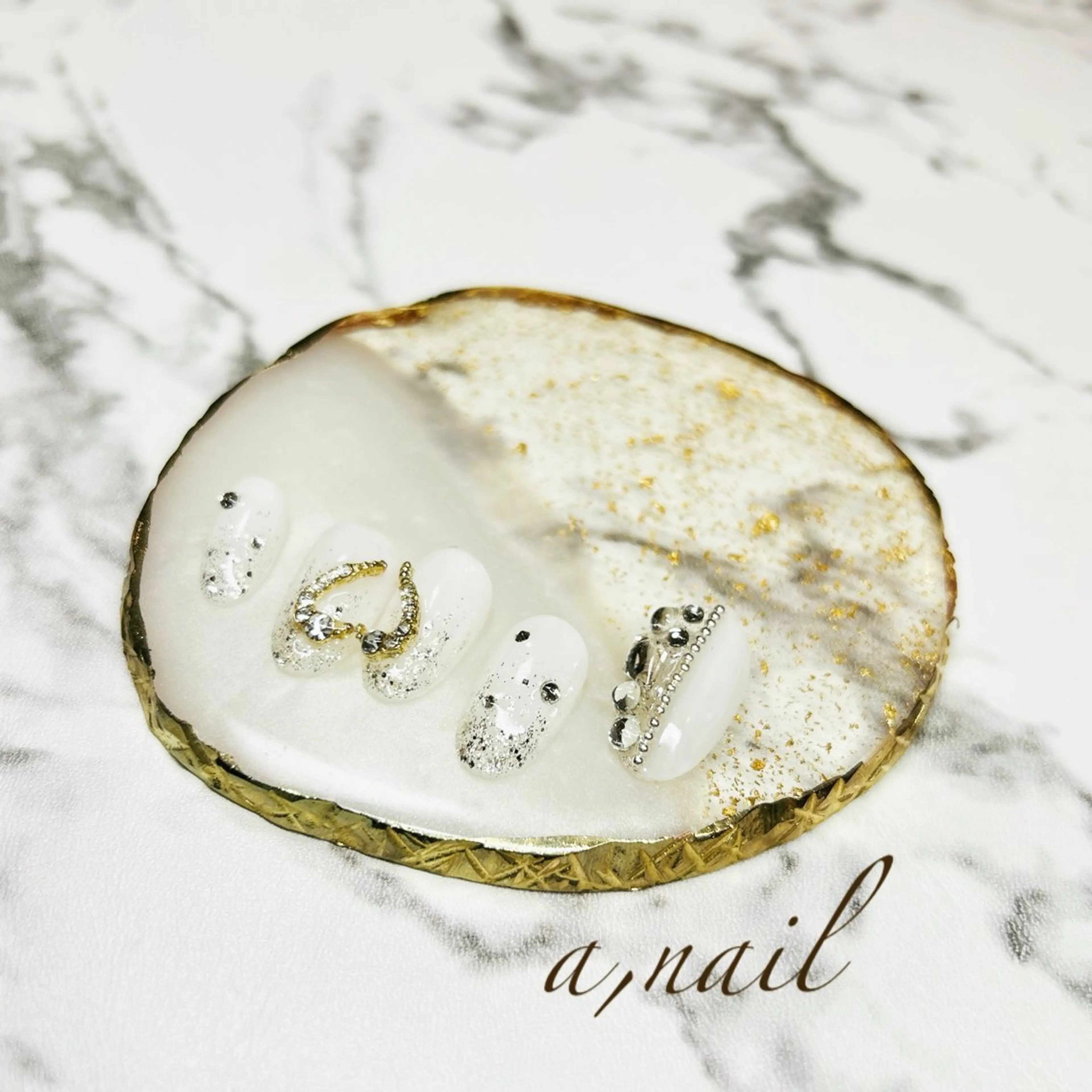 ネイル ハート キラキラネイル ブライダルネイル ハンドネイル ネイルサロン エーネイルのネイルデザイン