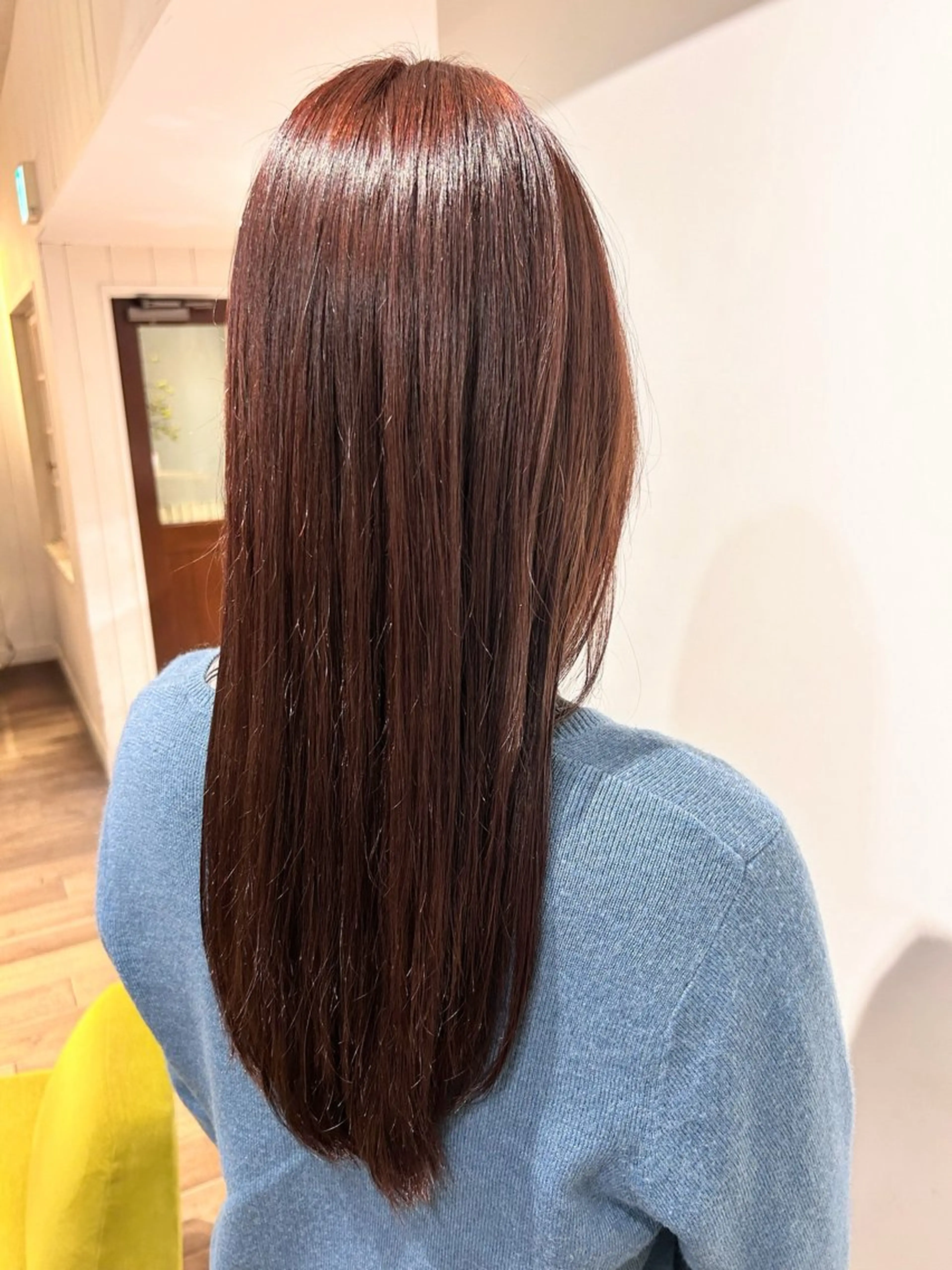 ロング レッドブラウン PIS／ NAHOのヘアスタイル