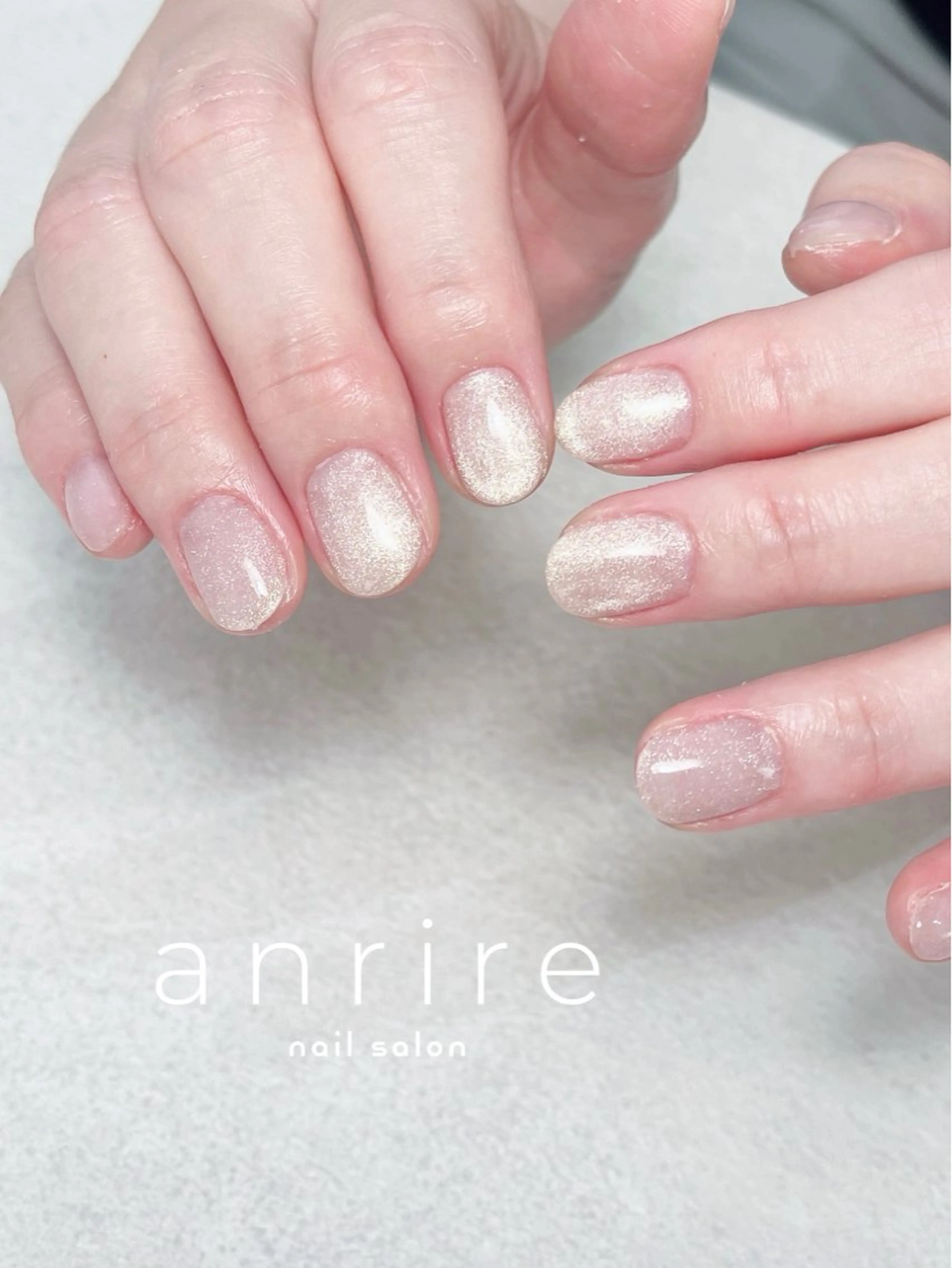 ネイル ジェルネイル ゴールド キラキラネイル マグネットネイル ワンカラーネイル ハンドネイル nailsalon anrireのネイルデザイン