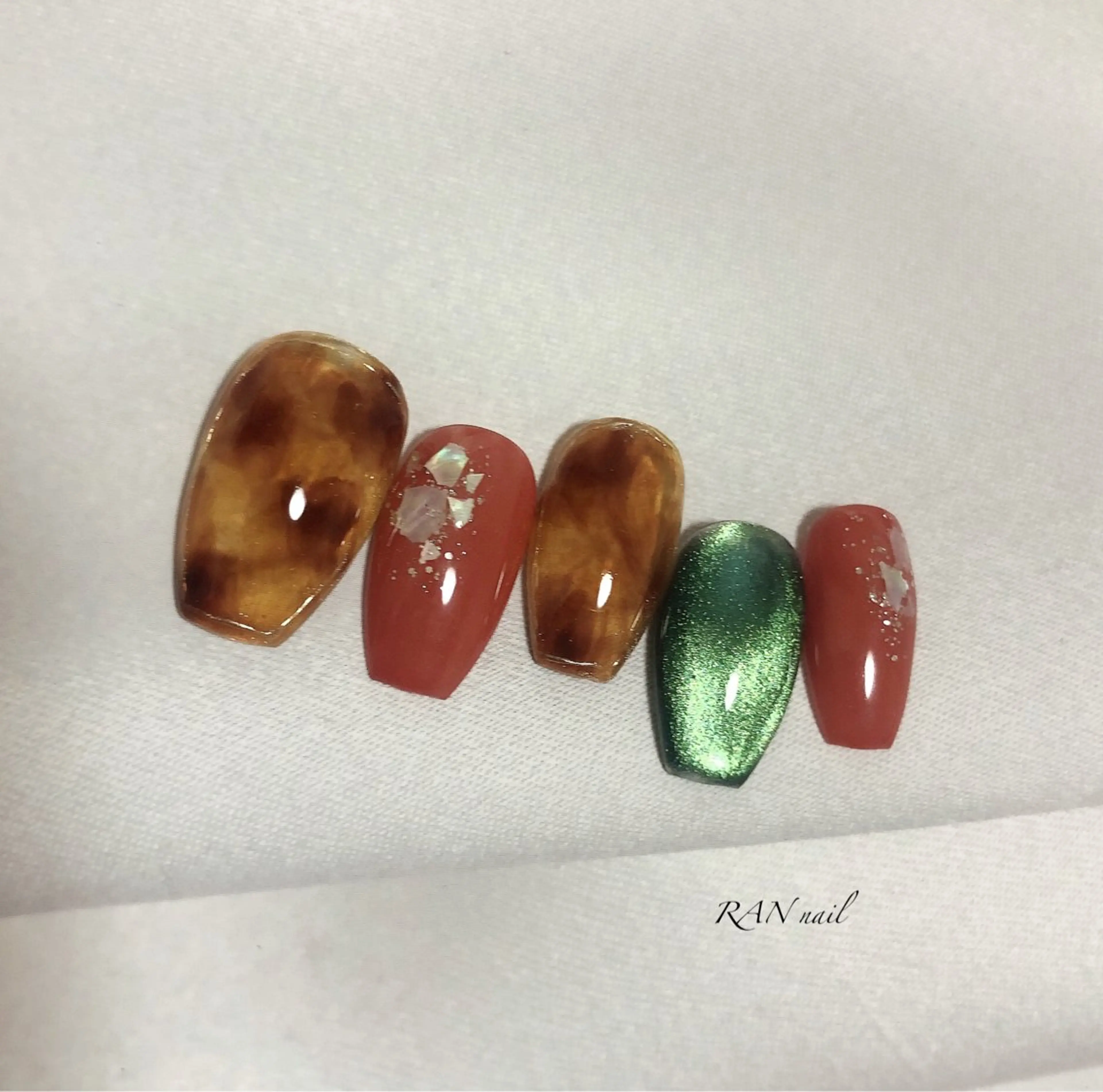 ネイル べっ甲ネイル マグネットネイル ビー玉ネイル オフィスネイル ハンドネイル フットネイル RAN nailのネイルデザイン