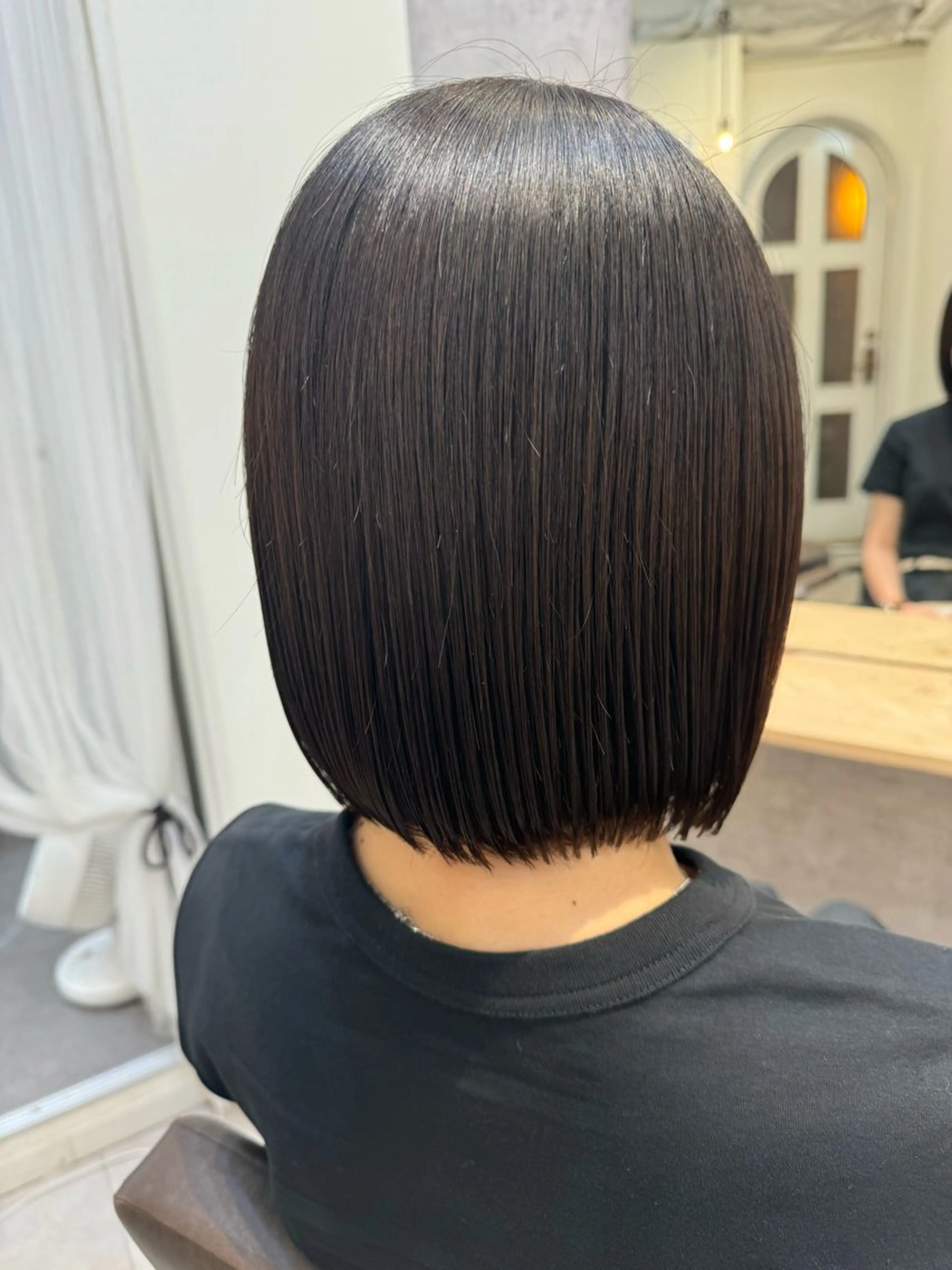 ミディアム ボブ カット 縮毛矯正 トリートメント 似合う髪型が 分からない方へのヘアスタイル