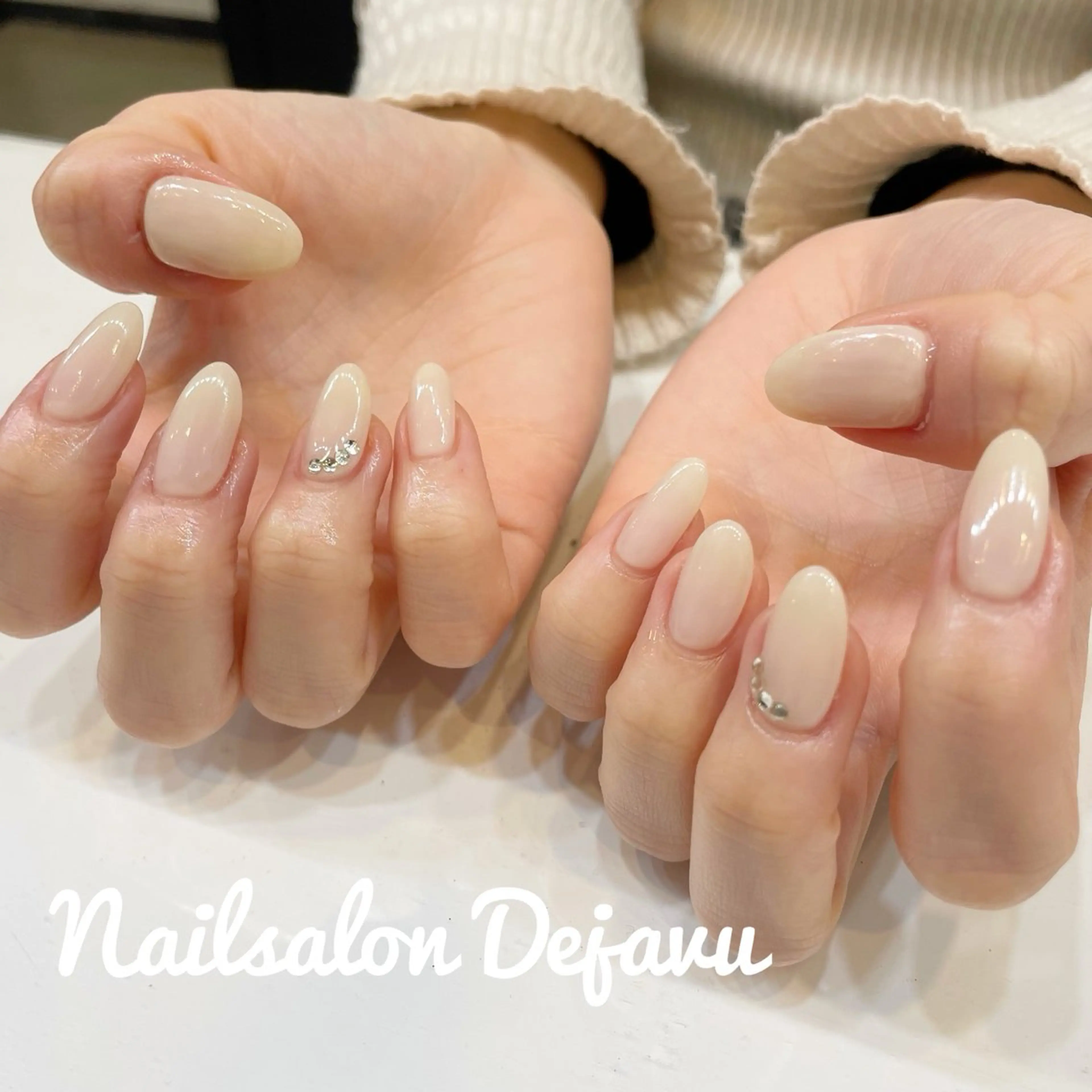 ネイル ワンカラーネイル ストーンネイル ハンドネイル Nailsalon Dejavu  Yokosuka所属・Nailsalon Dejavuのネイルデザイン
