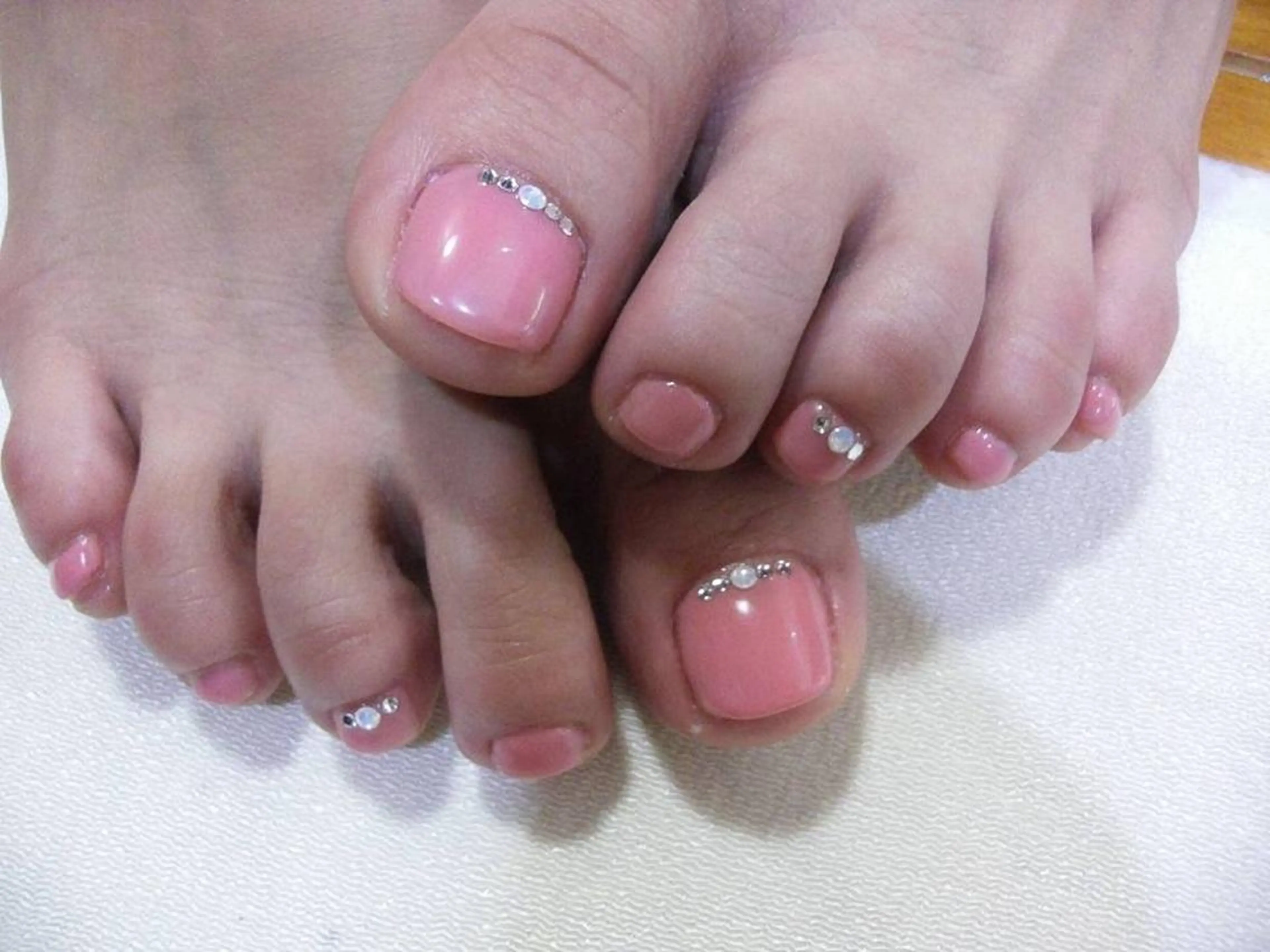 ネイル フットネイル ジェルネイル ストーンネイル ハンドネイル ネイルサロン Cureのネイルデザイン