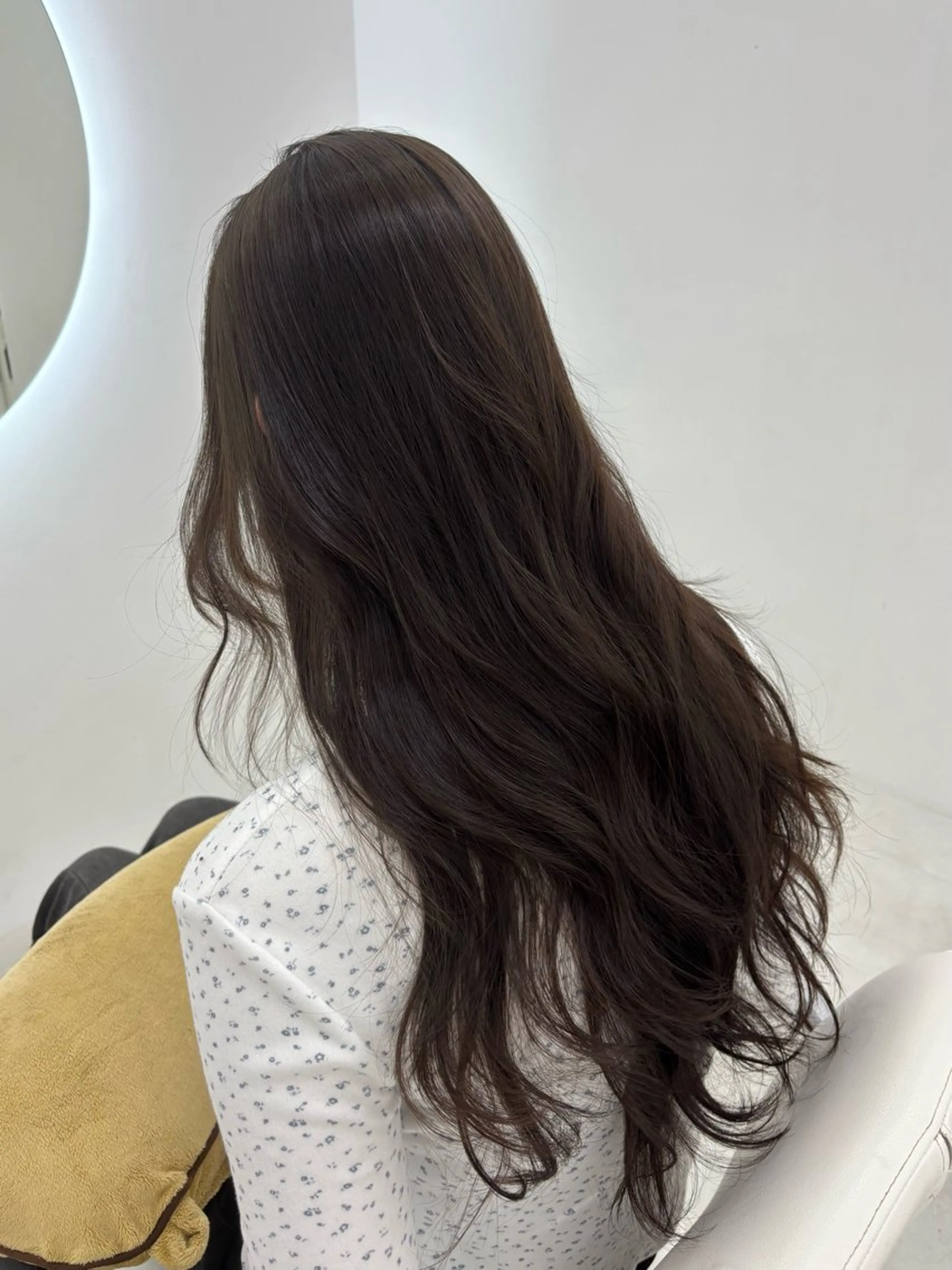ロング カラー カット ヘアカラー トリートメント 【aini天王寺】 𝐚𝐢𝐫𝐢✂︎のヘアスタイル