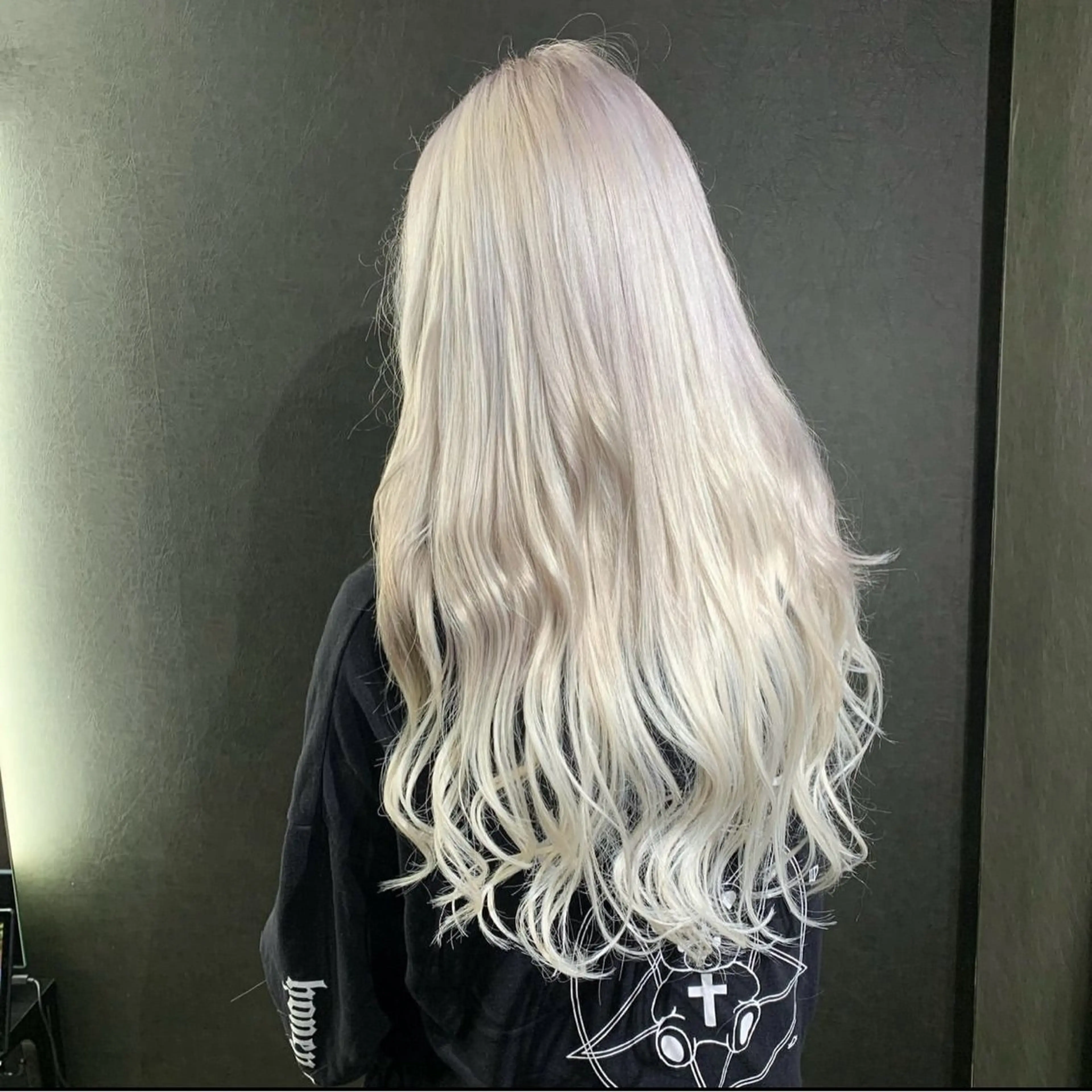 ミディアム カラー ヘアアレンジ エクステ×ブリーチ 😈一ノ瀬千暁😈のヘアスタイル