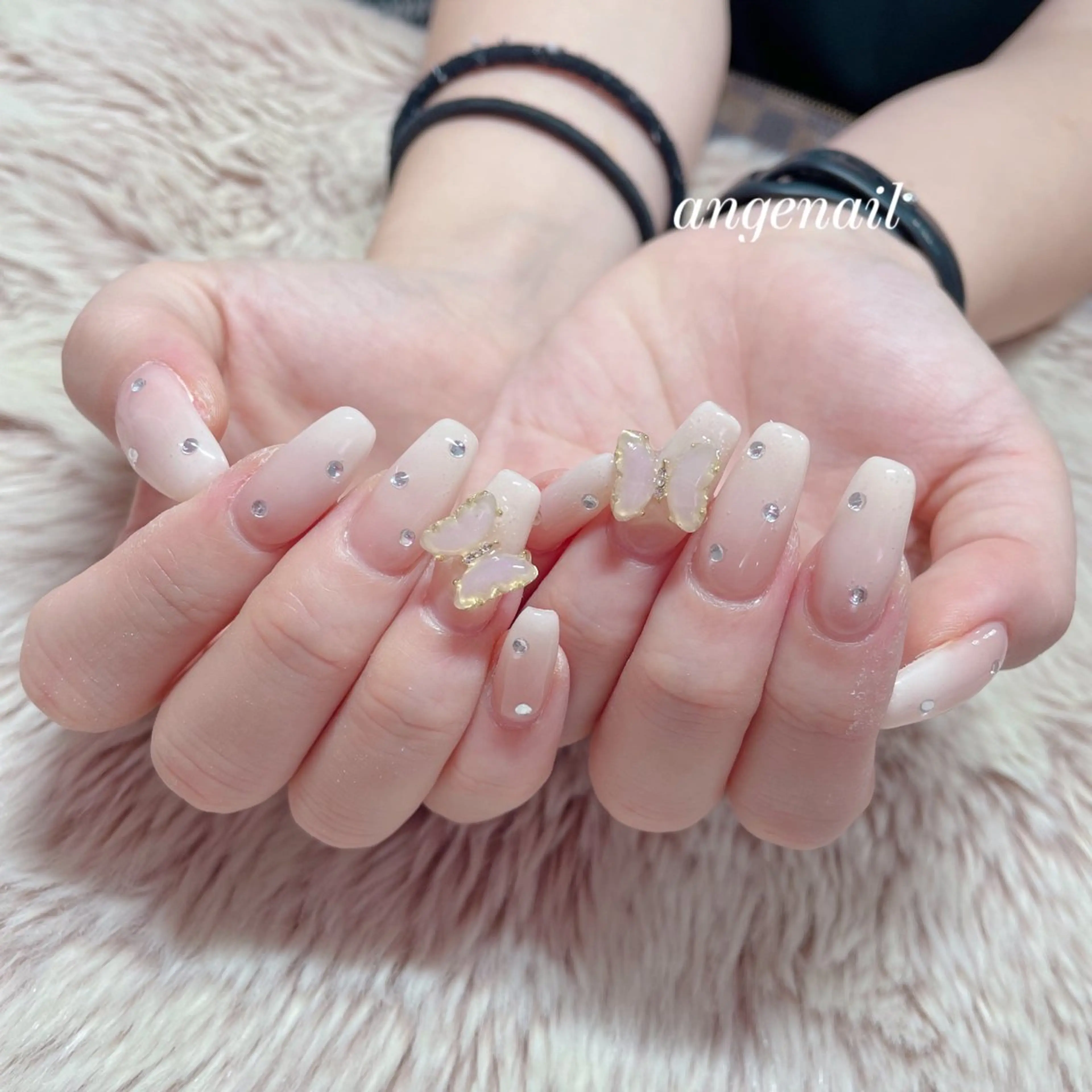 ネイル ハンドネイル オーナーネイリスト MAKIのネイルデザイン