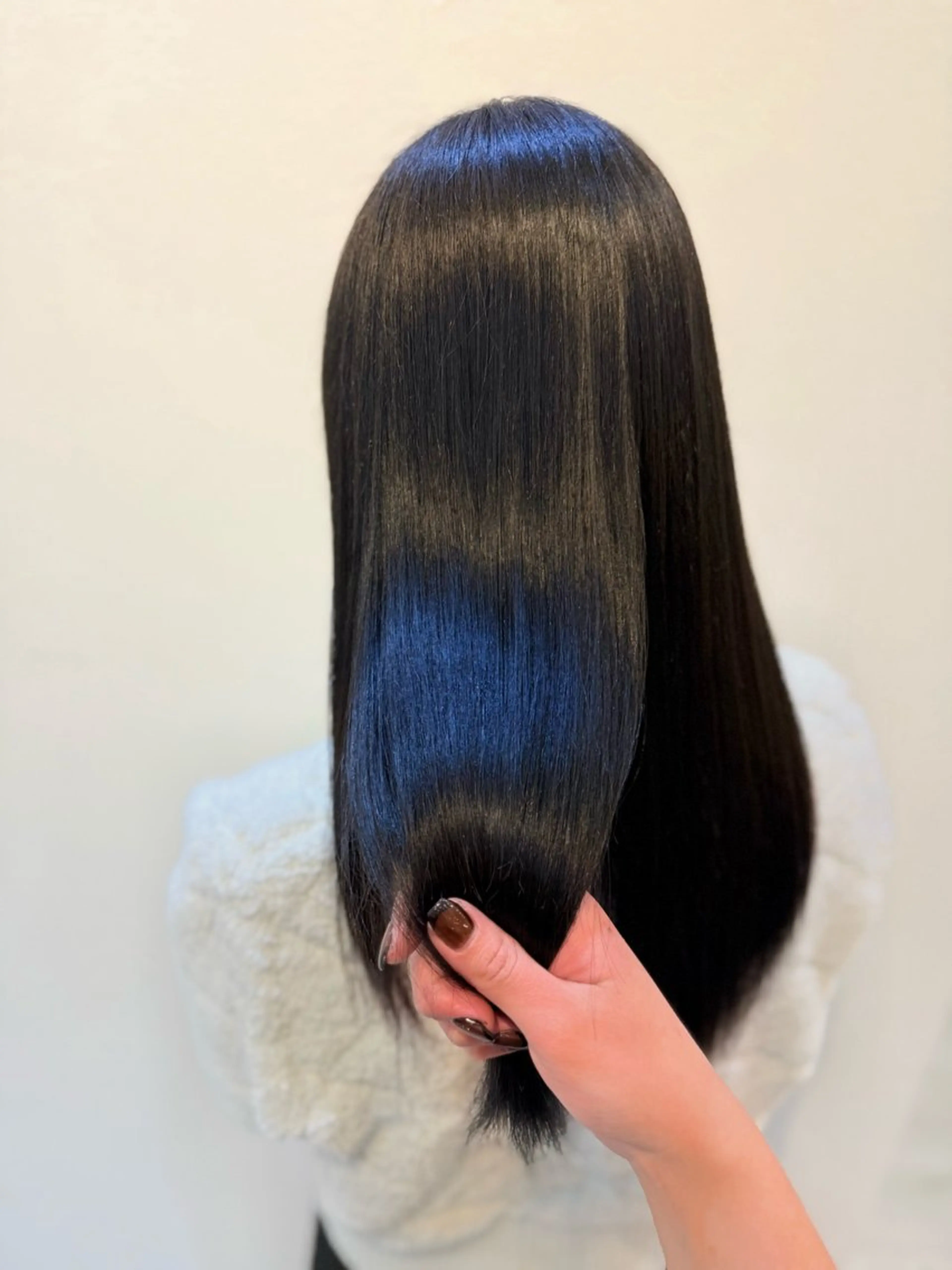 カラー 黒髪 ブルーカラー ブルーブラック 北川 万里子のヘアスタイル