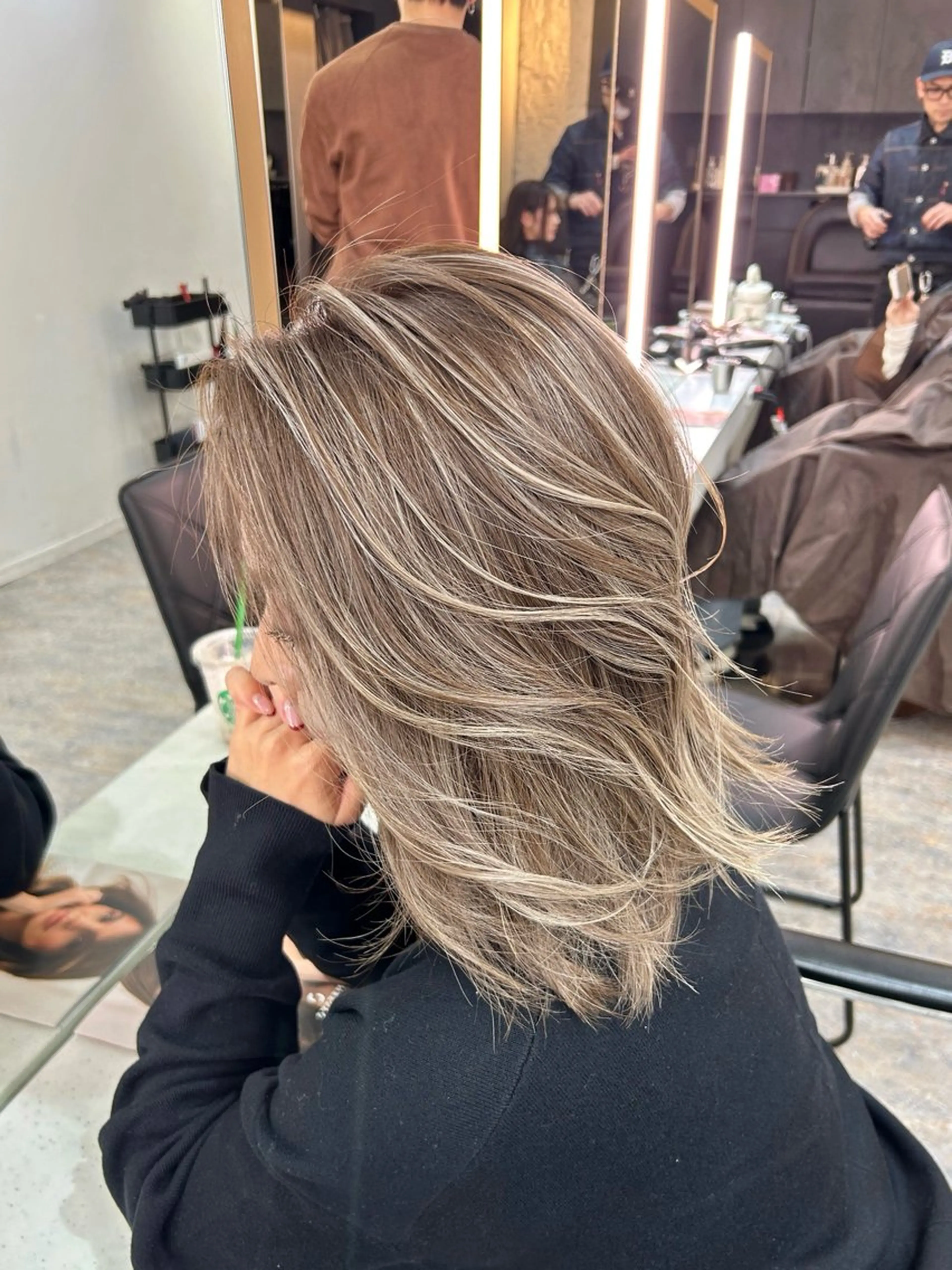 ショート カラー ブラウンカラー ボブ カット ヘアカラー トリートメント レイヤーカット BLend 渋谷のヘアスタイル
