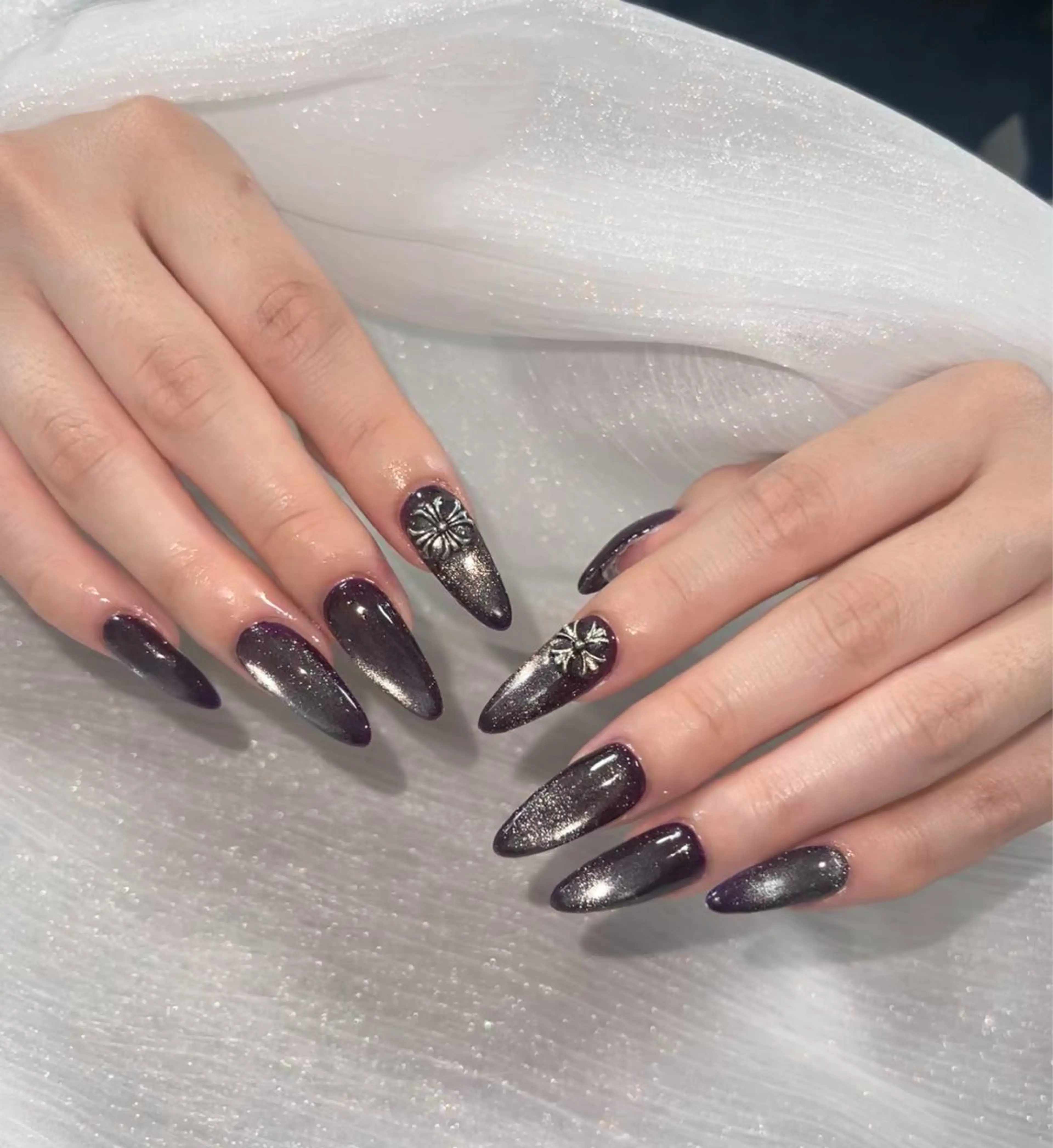 ネイル アートネイル グラデーション キラキラネイル ニュアンスネイル オフィスネイル ハンドネイル Amee Nail Salonのネイルデザイン