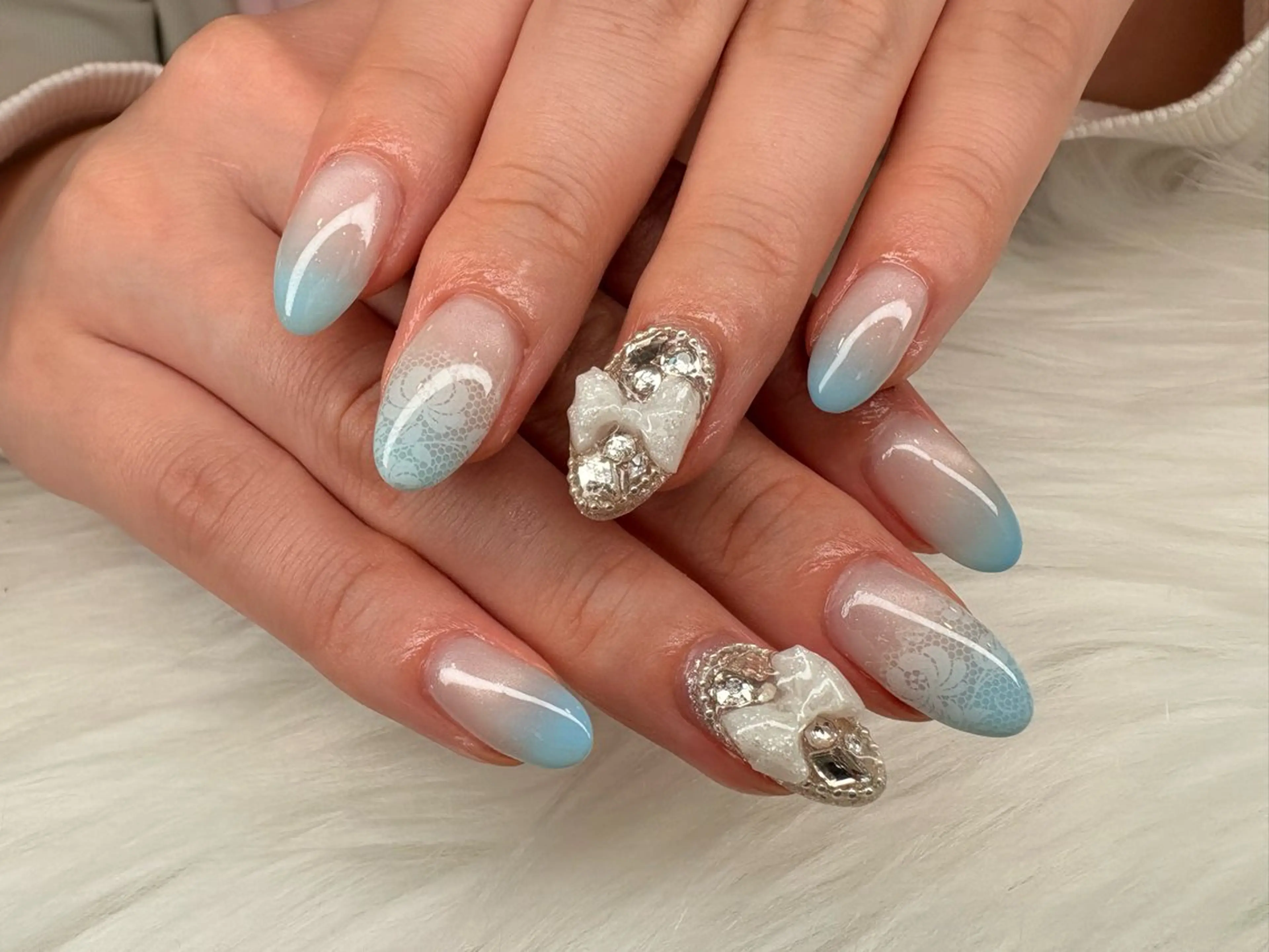 ショート Tiny Bliss 🐈‍⬛のネイルデザイン