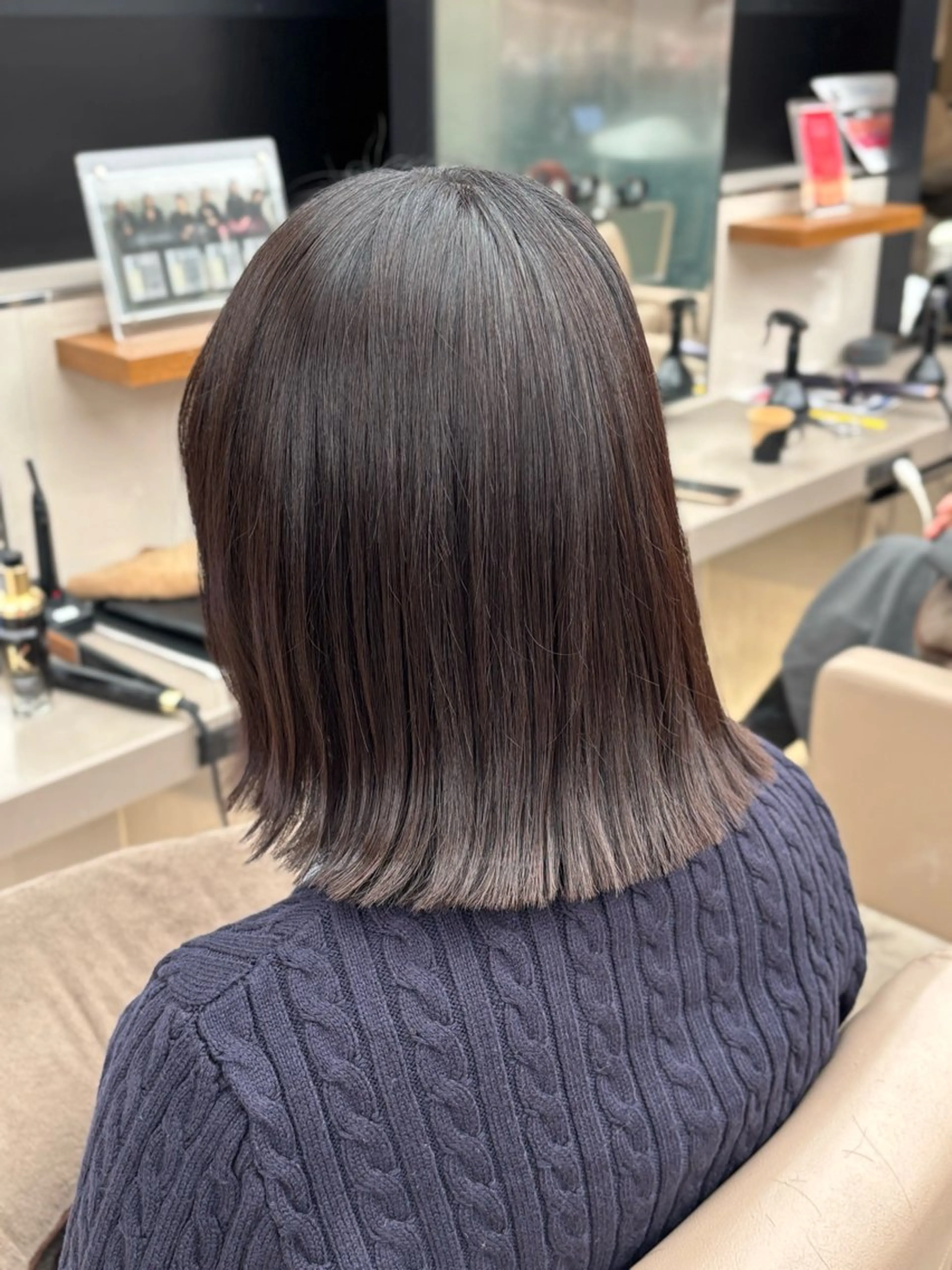ミディアム ボブ 外ハネヘア Zina 新宿所属・西山 奈那のヘアスタイル