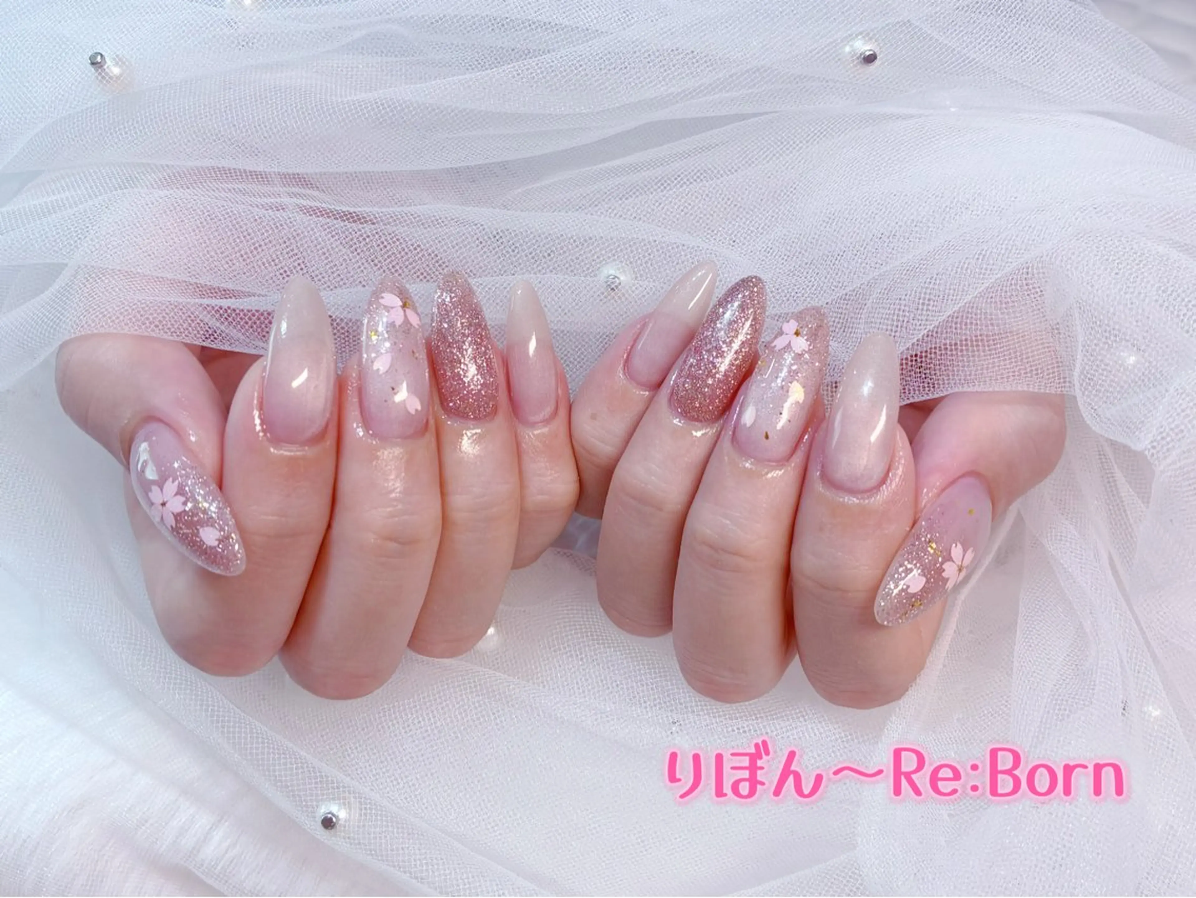 セミロング フレンチガーリー クリスマス ハンドネイル りぼん Re:Bonrのネイルデザイン