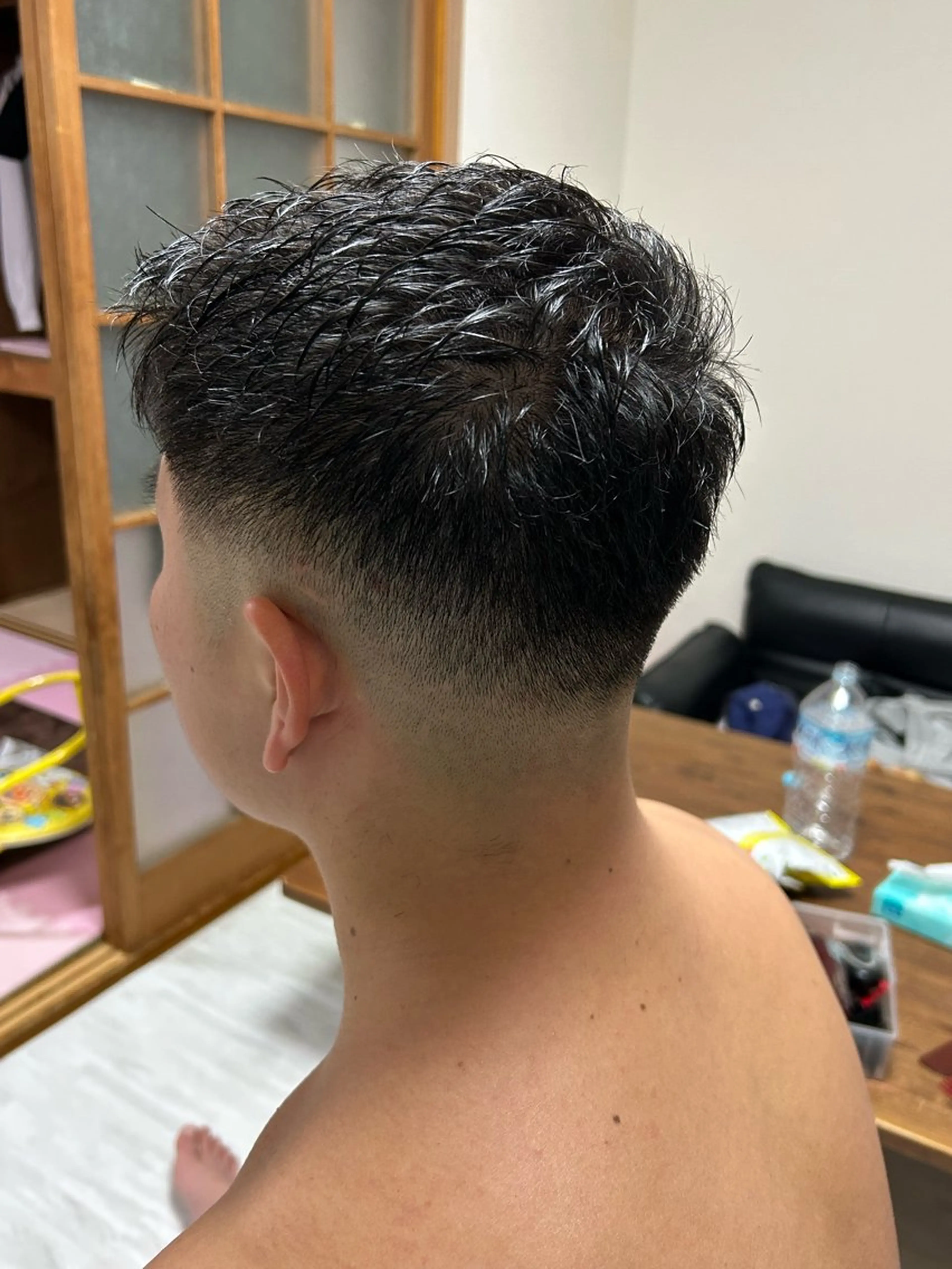 ショート メンズ フェードカット 西本 健斗のヘアスタイル