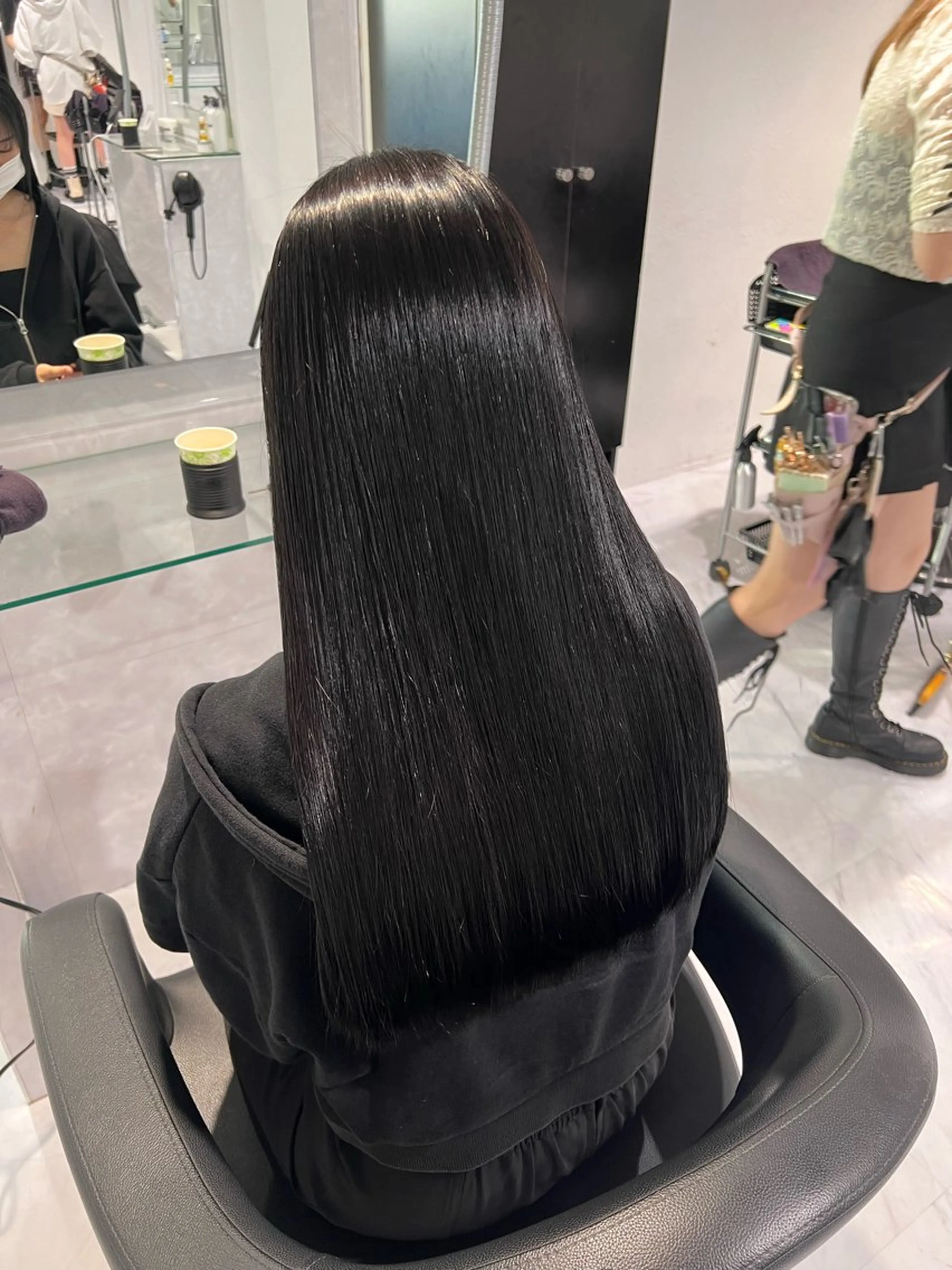 ロング ヘアアレンジ メンズ メンズパーマ ボブ くせ毛 髪質改善 縮毛矯正 カット 縮毛矯正 トリートメント 🦋重くない暗髪🦋 Hana🦋のヘアスタイル