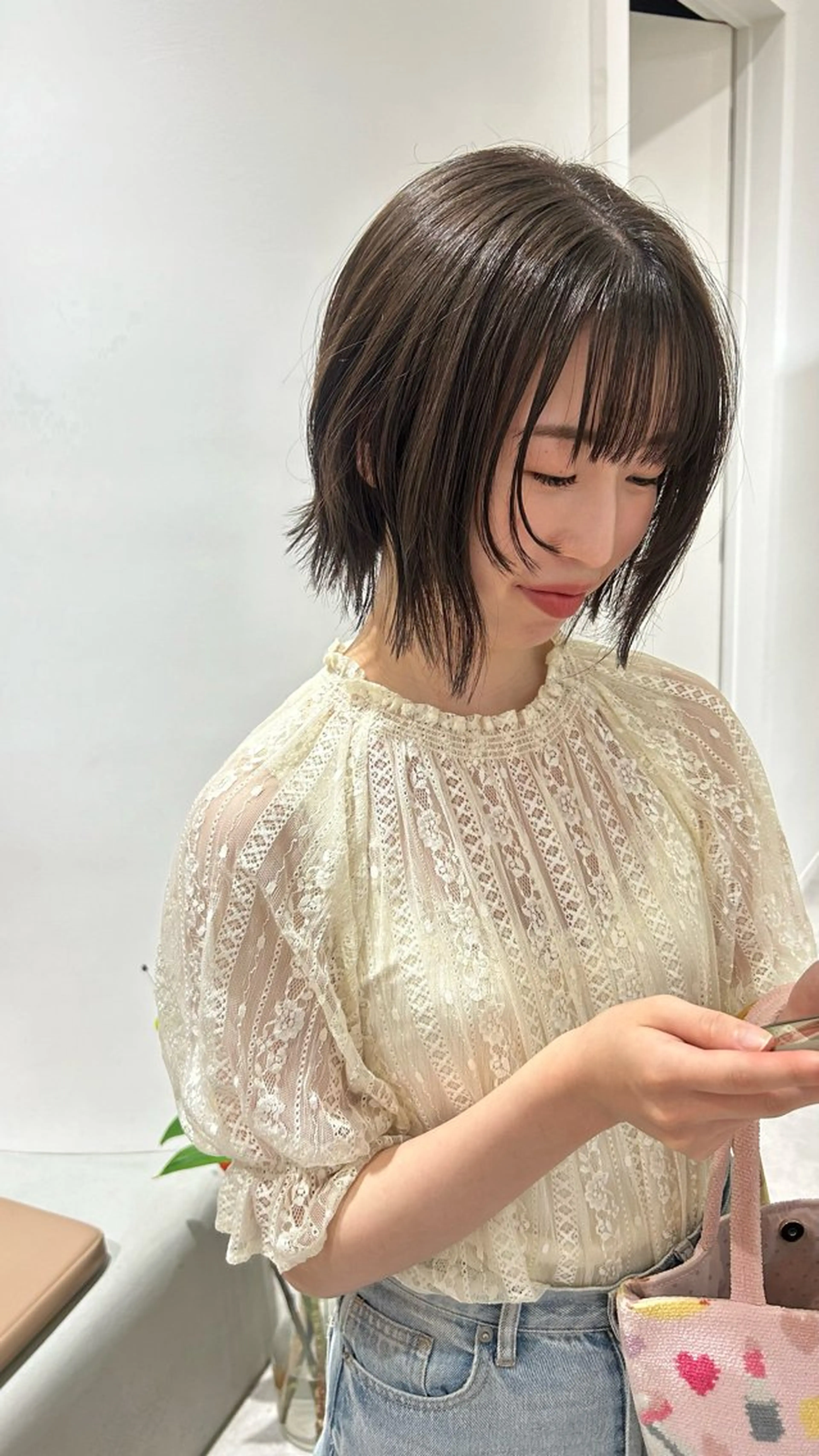 ショート カラー 透明感カラー グレージュ オリーブグレージュ オリーブグレー カット ヘアカラー オリーブベージュ/ ブリーチなし透明感のヘアスタイル