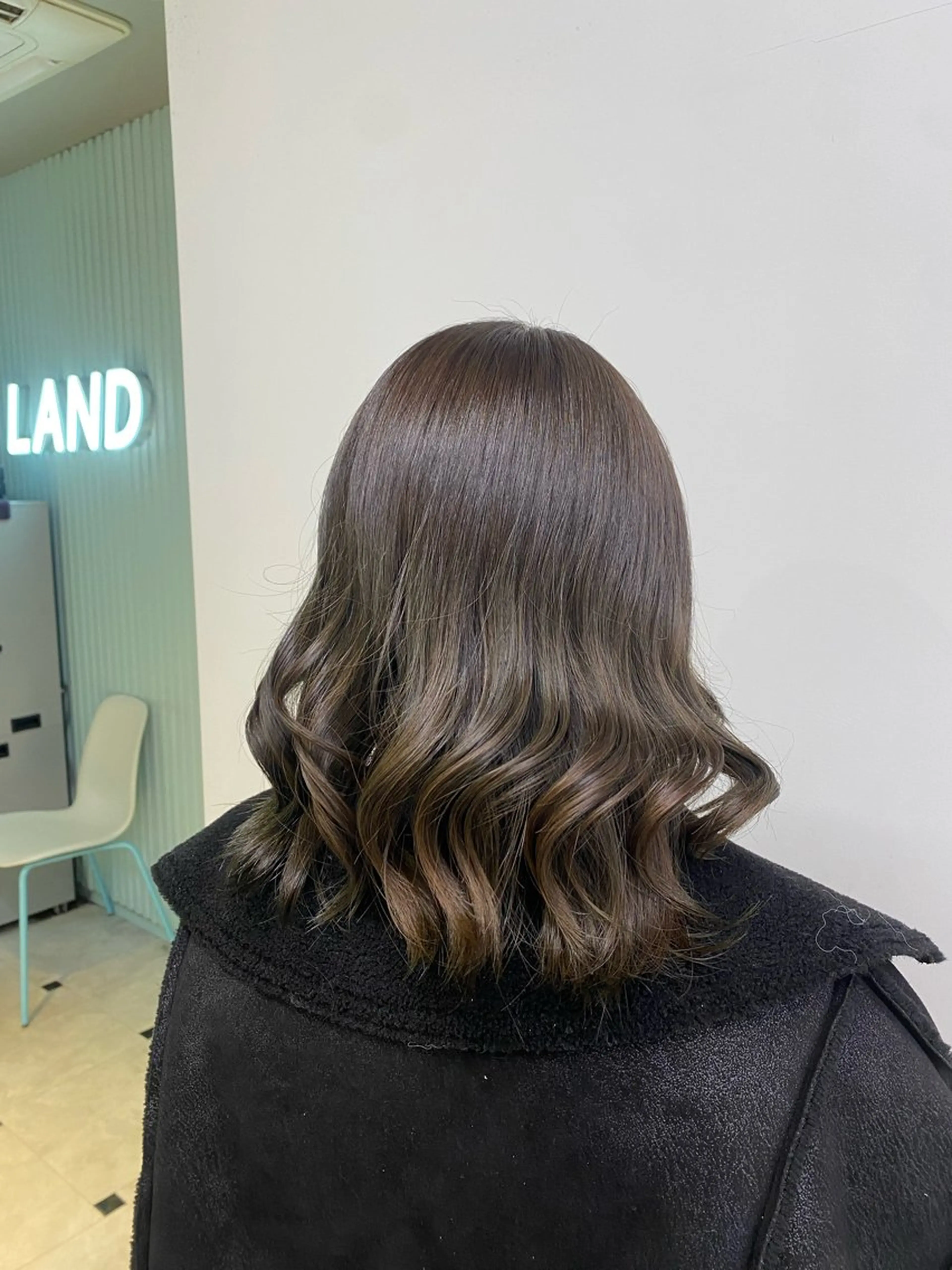 セミロング ヘアカラー 🤎モテ髪＆透明感 ミルクティー🥣🤎のヘアスタイル