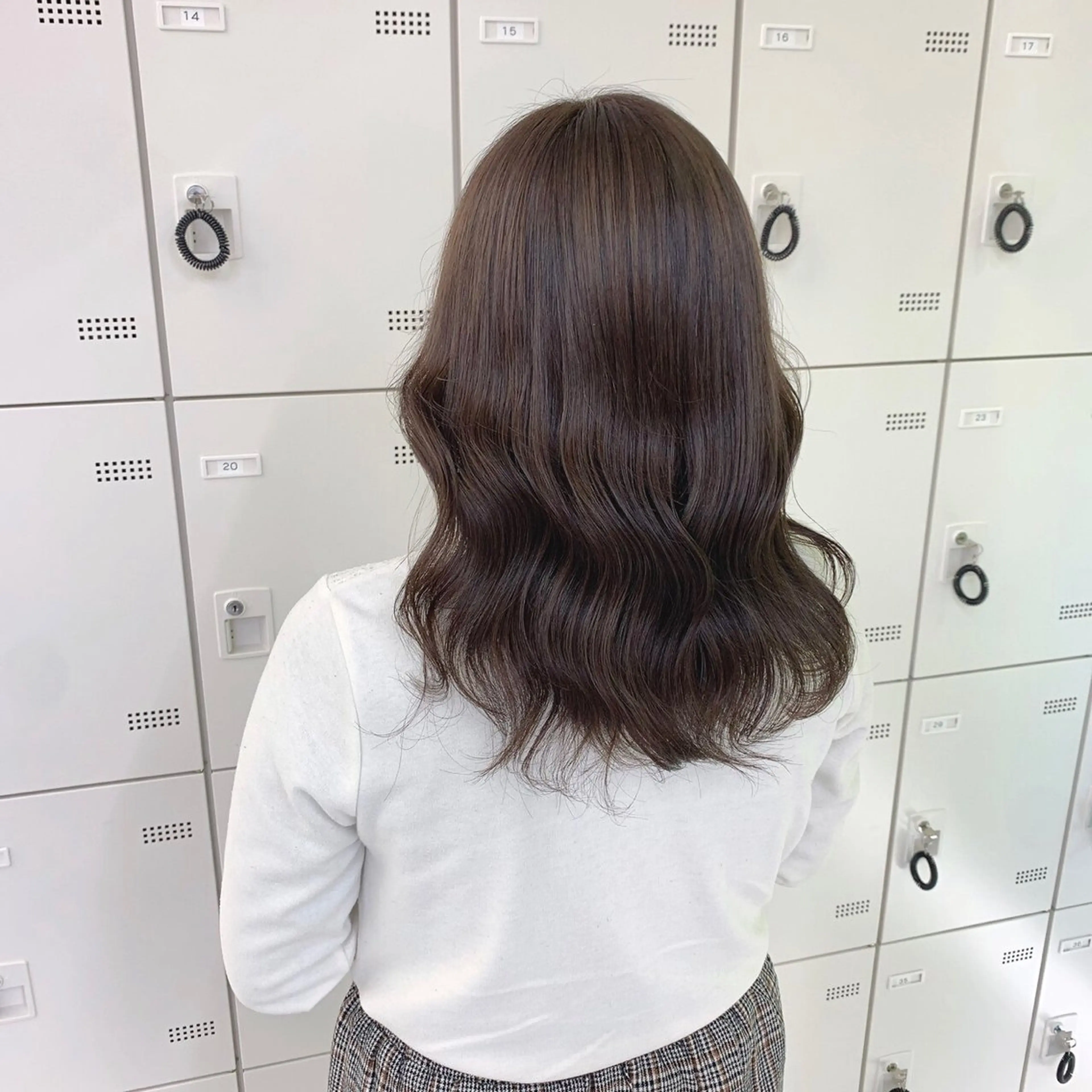 セミロング カラー ヘアアレンジ 🪞THEATER 表参道店🩰のヘアスタイル