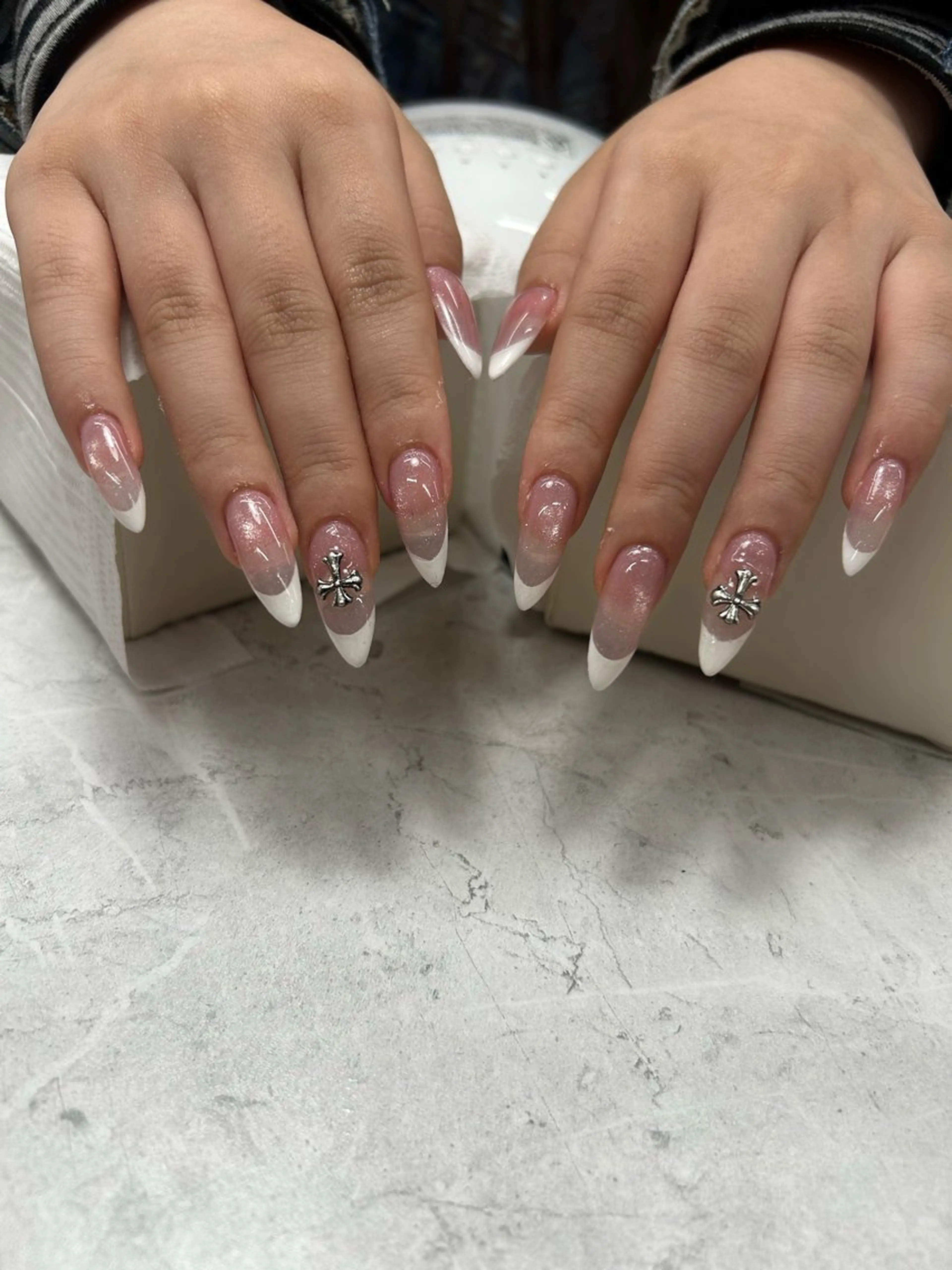 ネイル フレンチネイル ピンク シンプルネイル ホワイト ハンドネイル TSUDA YUKINOのネイルデザイン