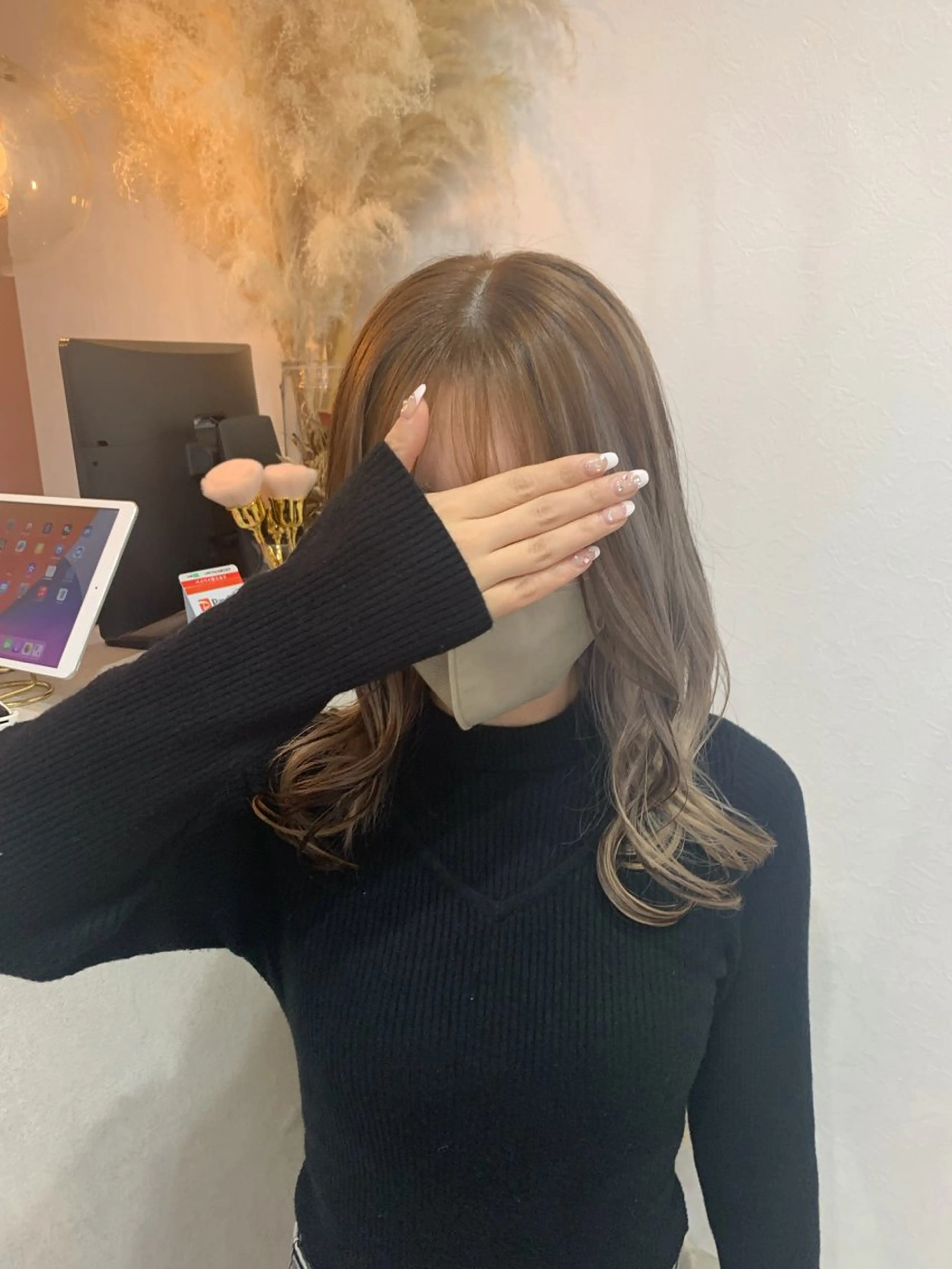 セミロング カラー ヘアカラー yuumi 👱🏻‍♀️のヘアスタイル