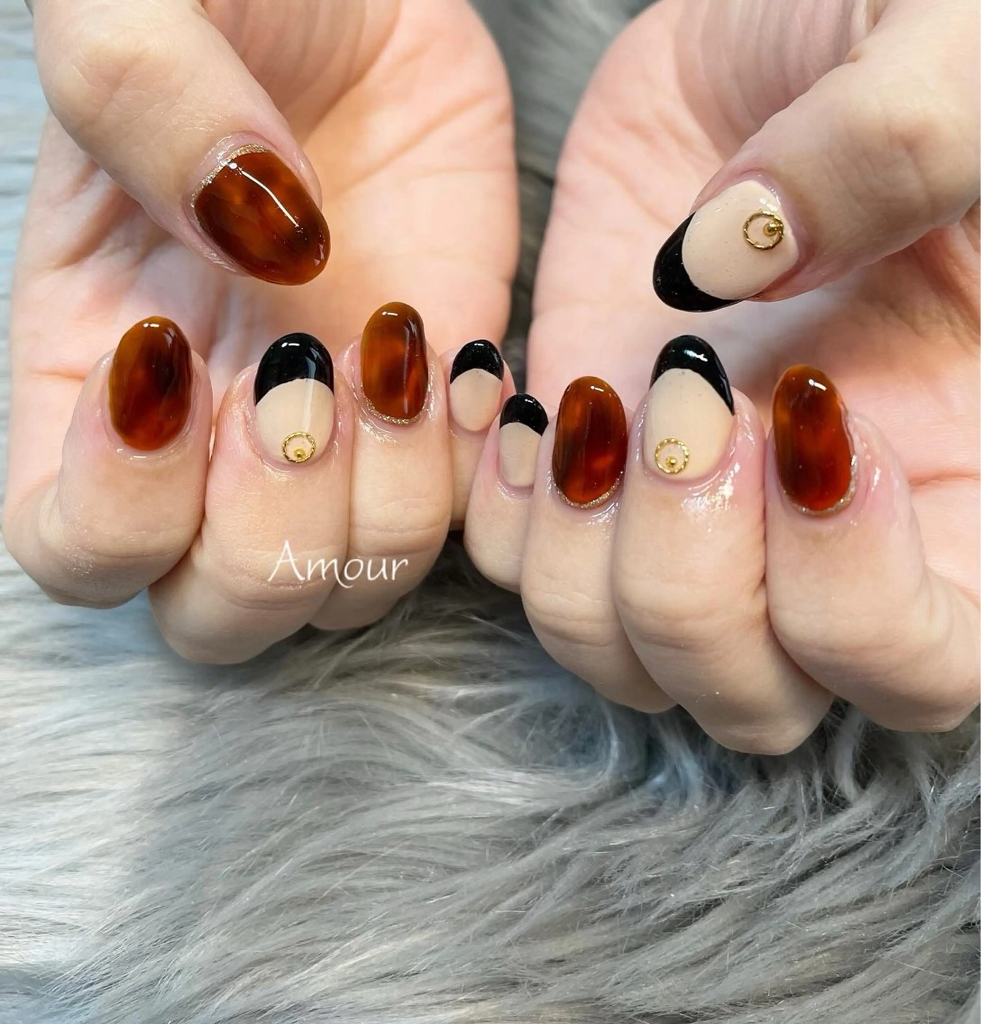 ネイル べっ甲ネイル フレンチネイル Nail Salon Amourのネイルデザイン