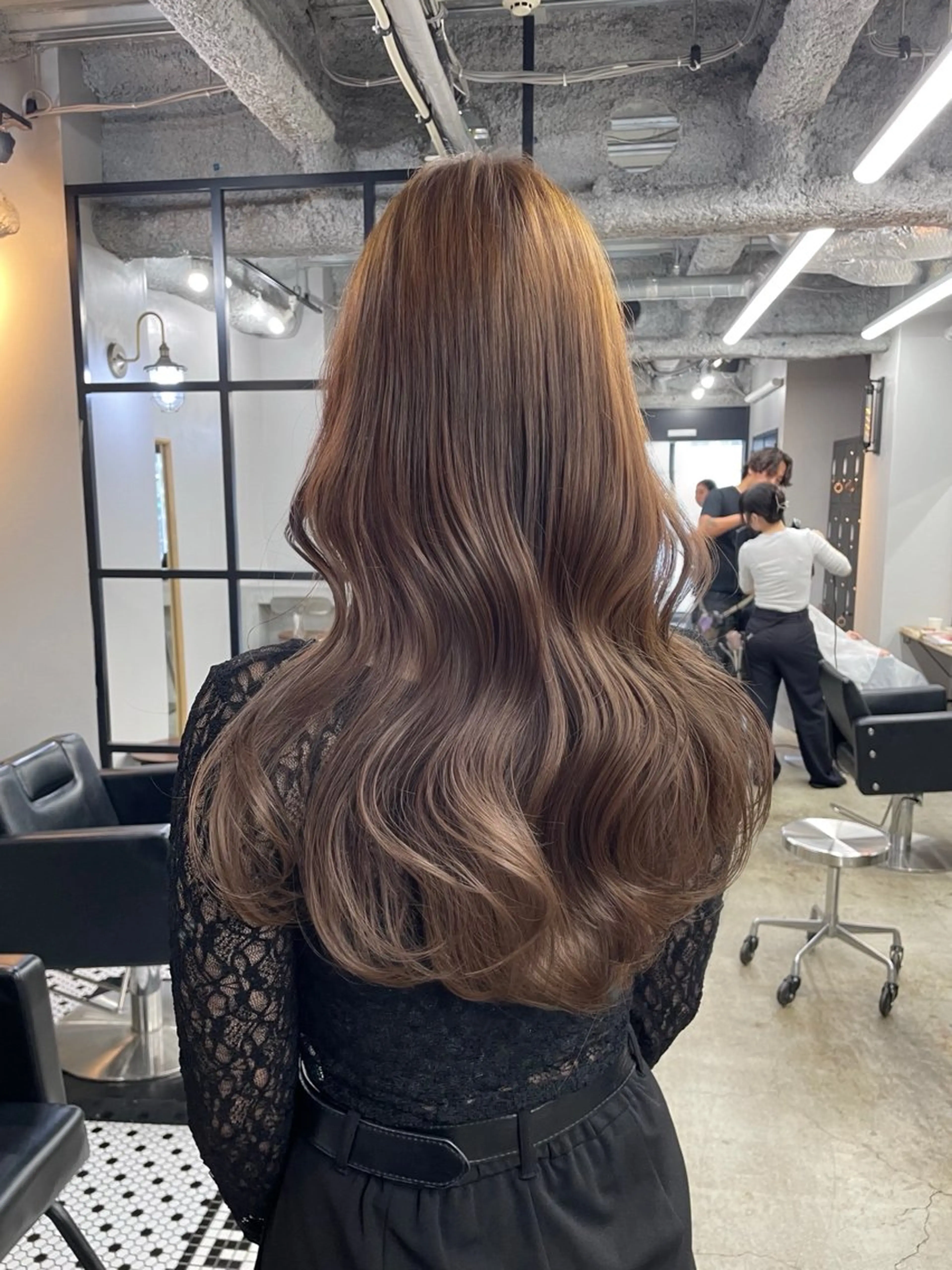 ロング カラー カット ヘアカラー トリートメント ヘアセット 新宿/韓国ヘア/ 髪質改善ストレートのヘアスタイル