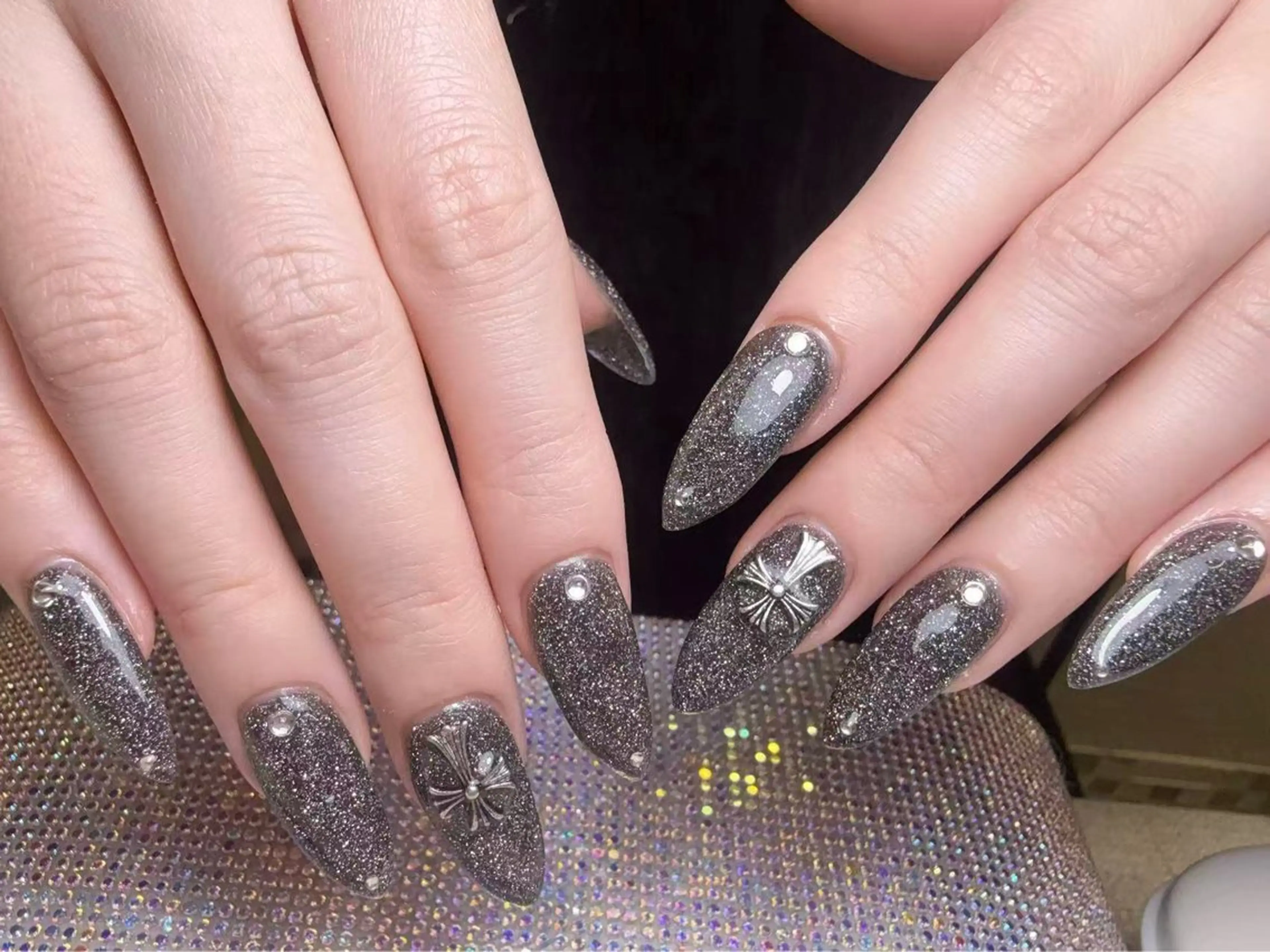 ネイル オーロラネイル チークネイル 長さ出し フットネイル フレンチネイル ハンドネイル ハンドケア J&C Nail Salon吉祥寺所属・Yu  Ki ネイルのネイルデザイン