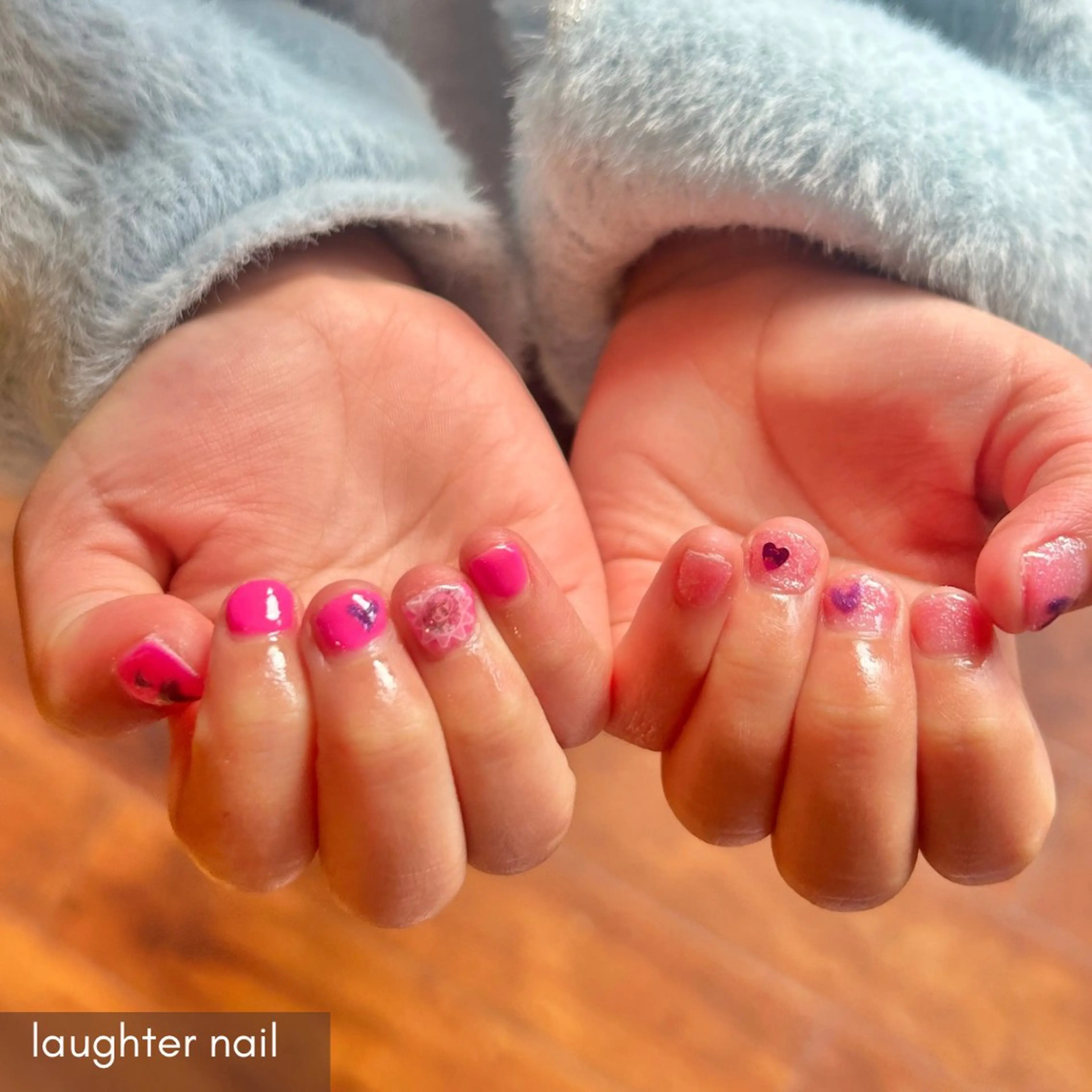 キッズ ネイル アートネイル 長さ出し ジェルネイル ハート ラメ(グリッター) laughter nailのネイルデザイン