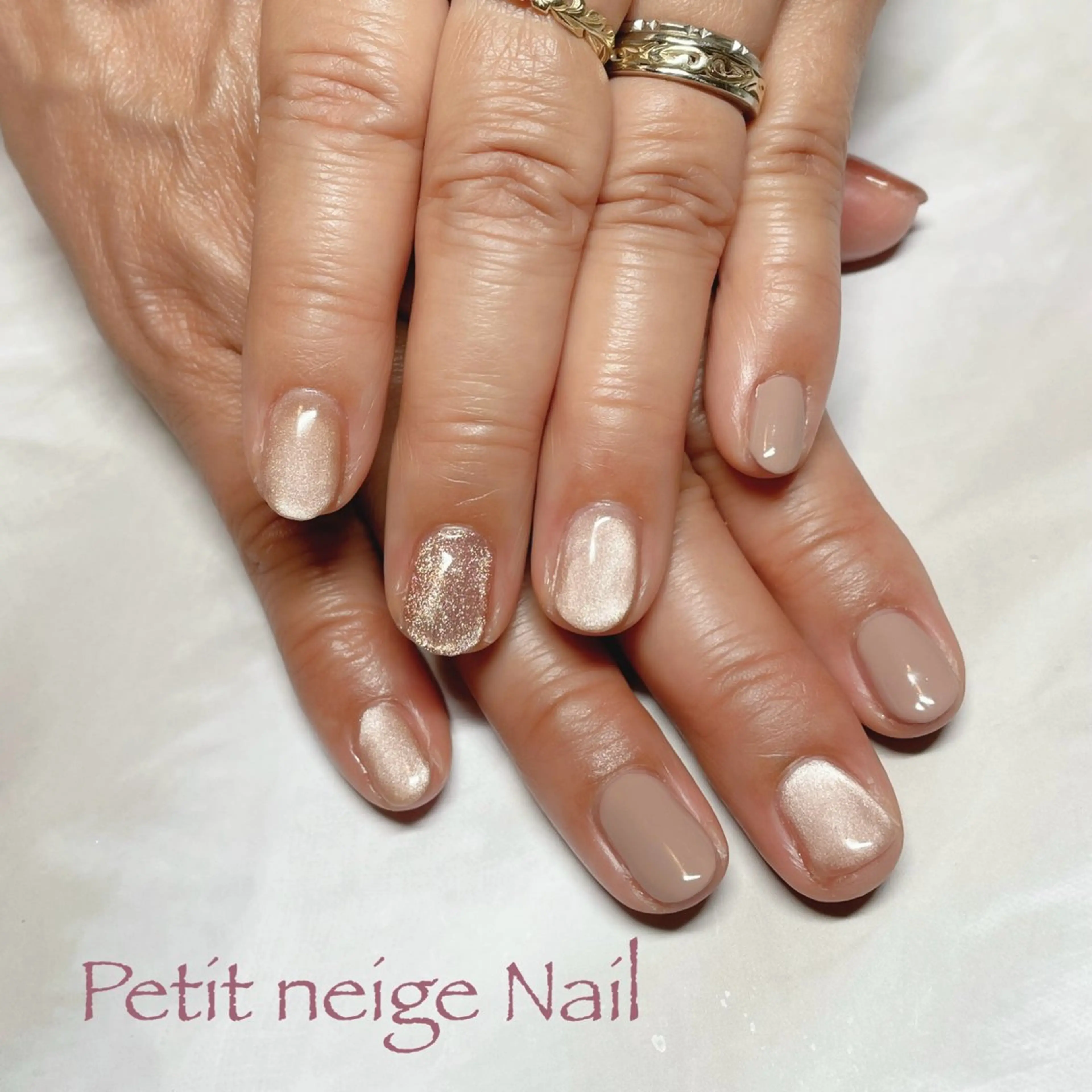 ネイル マグネットネイル シンプルネイル 山賀 小雪のネイルデザイン
