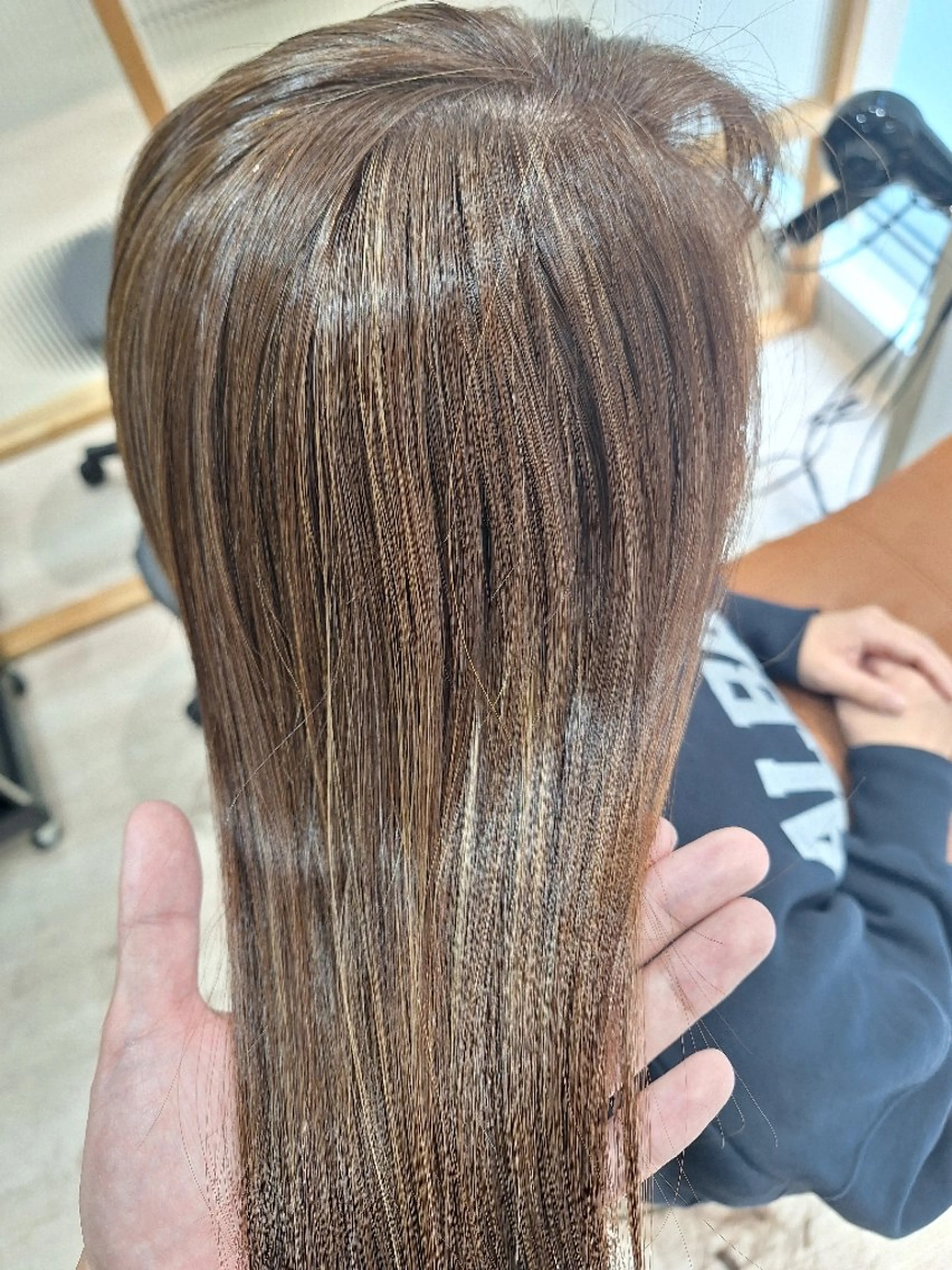 セミロング ハイライト ヘアカラー トリートメント 山田 一貴のヘアスタイル