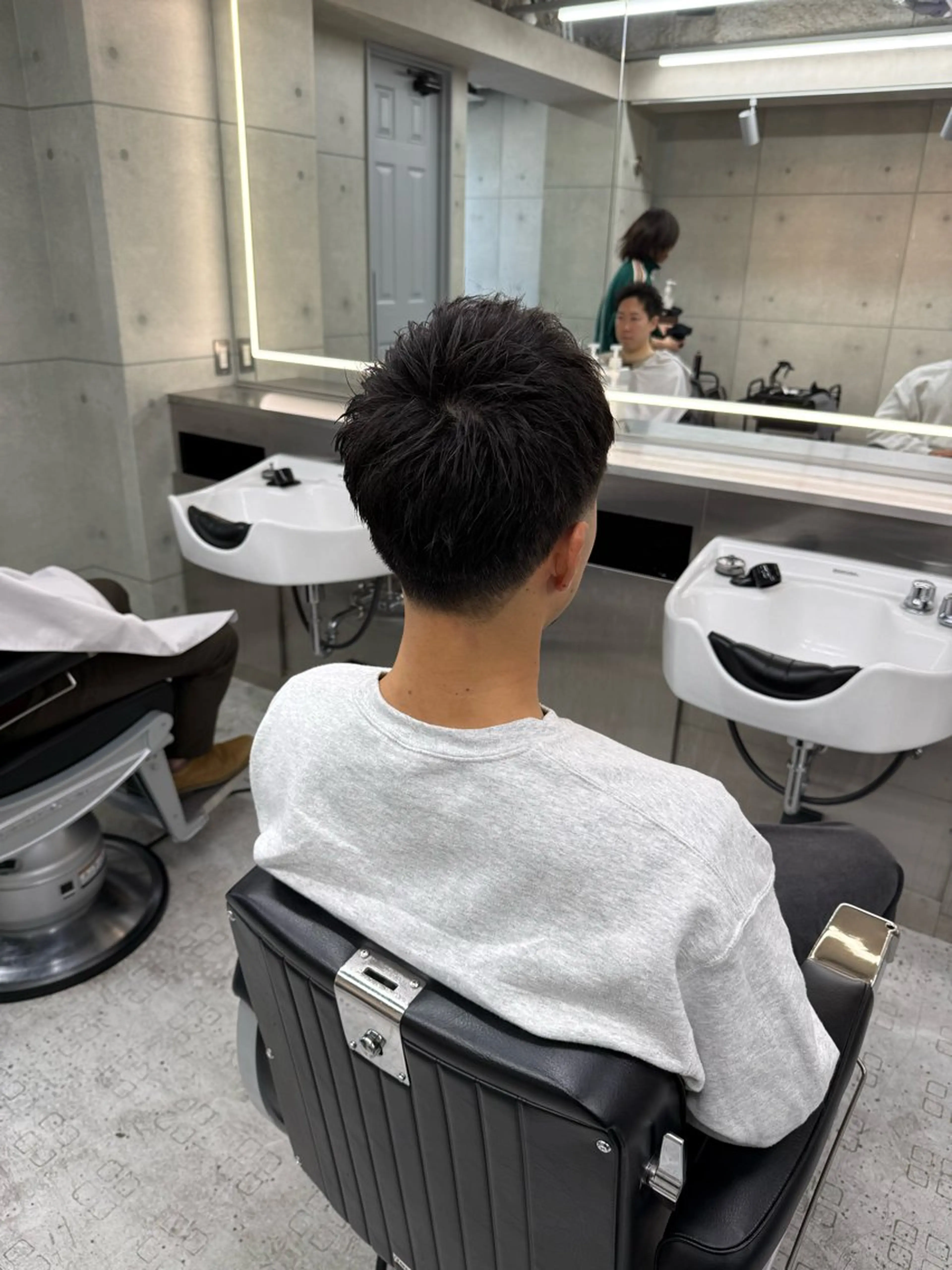 ショート メンズ アップバング メンズブリーチ センターパート フェードカット メンズパーマ 【メンズ・カット】 藪 清正のヘアスタイル