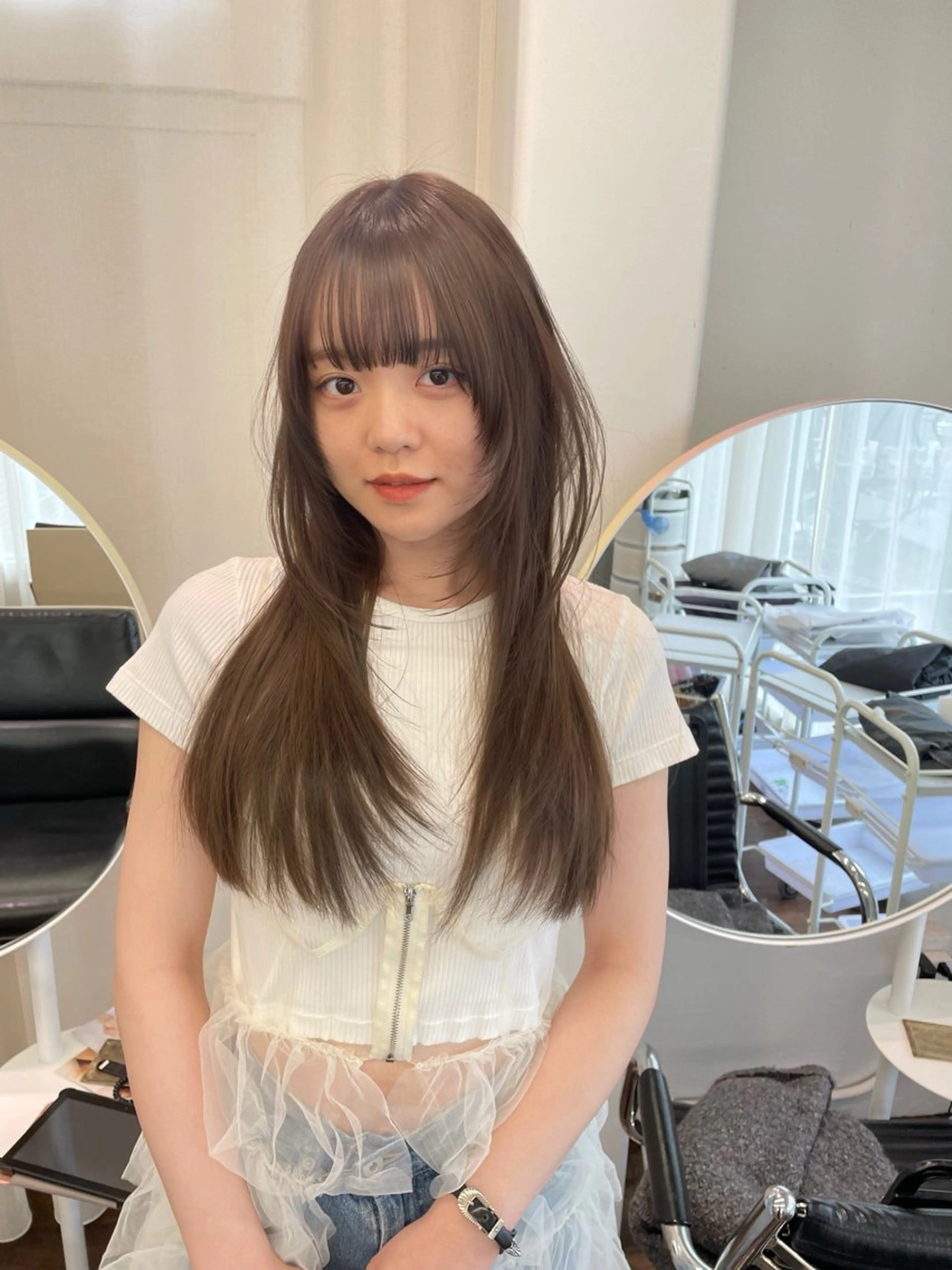 ロング カラー ブリーチ 透明感カラー グレージュ カット ヘアカラー トリートメント レイヤーカット🎀 kanaのヘアスタイル