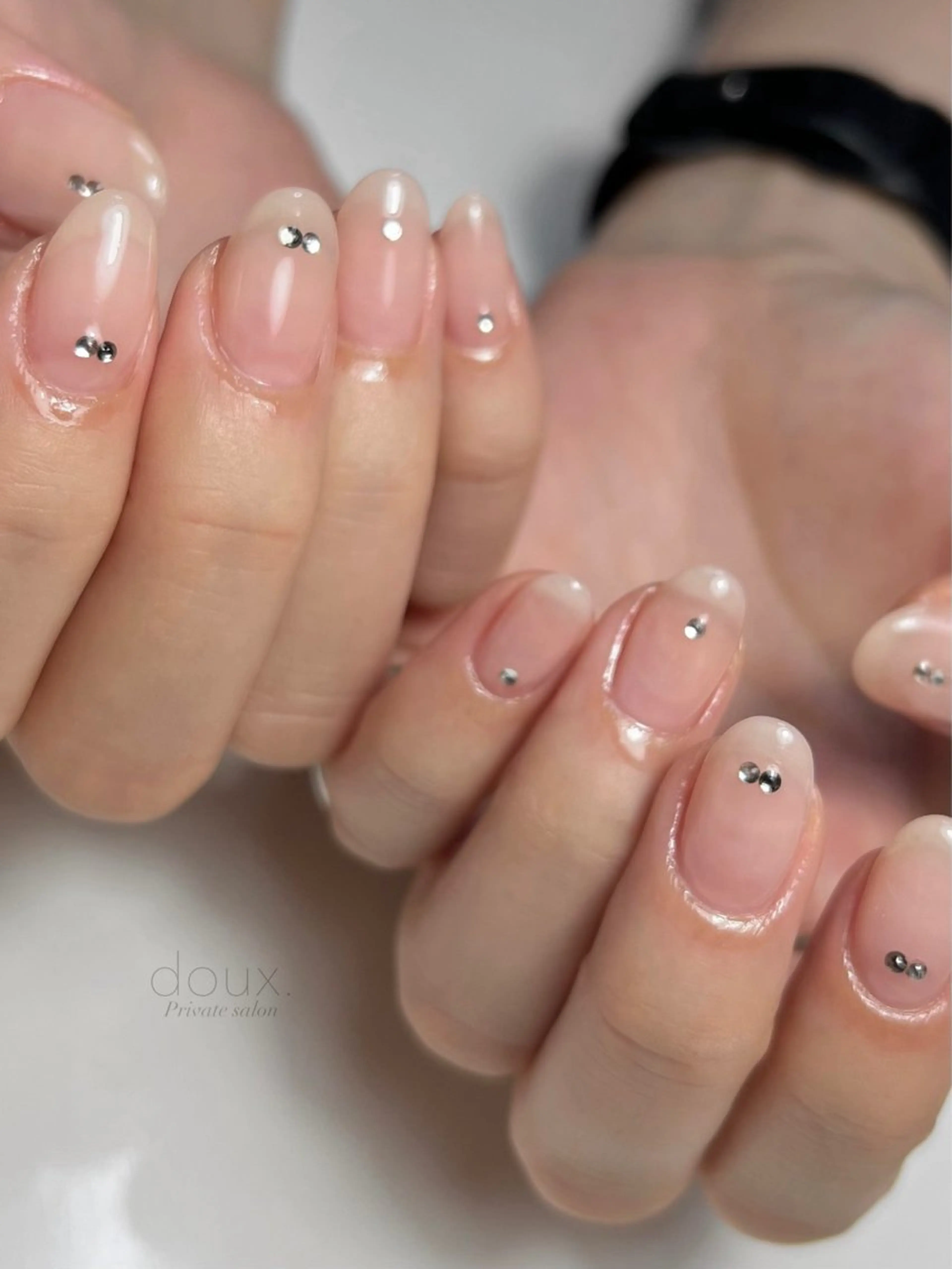 ネイル フラッシュネイル 韓国ネイル マグネットネイル ワンカラーネイル ハンドネイル doux. nailのネイルデザイン