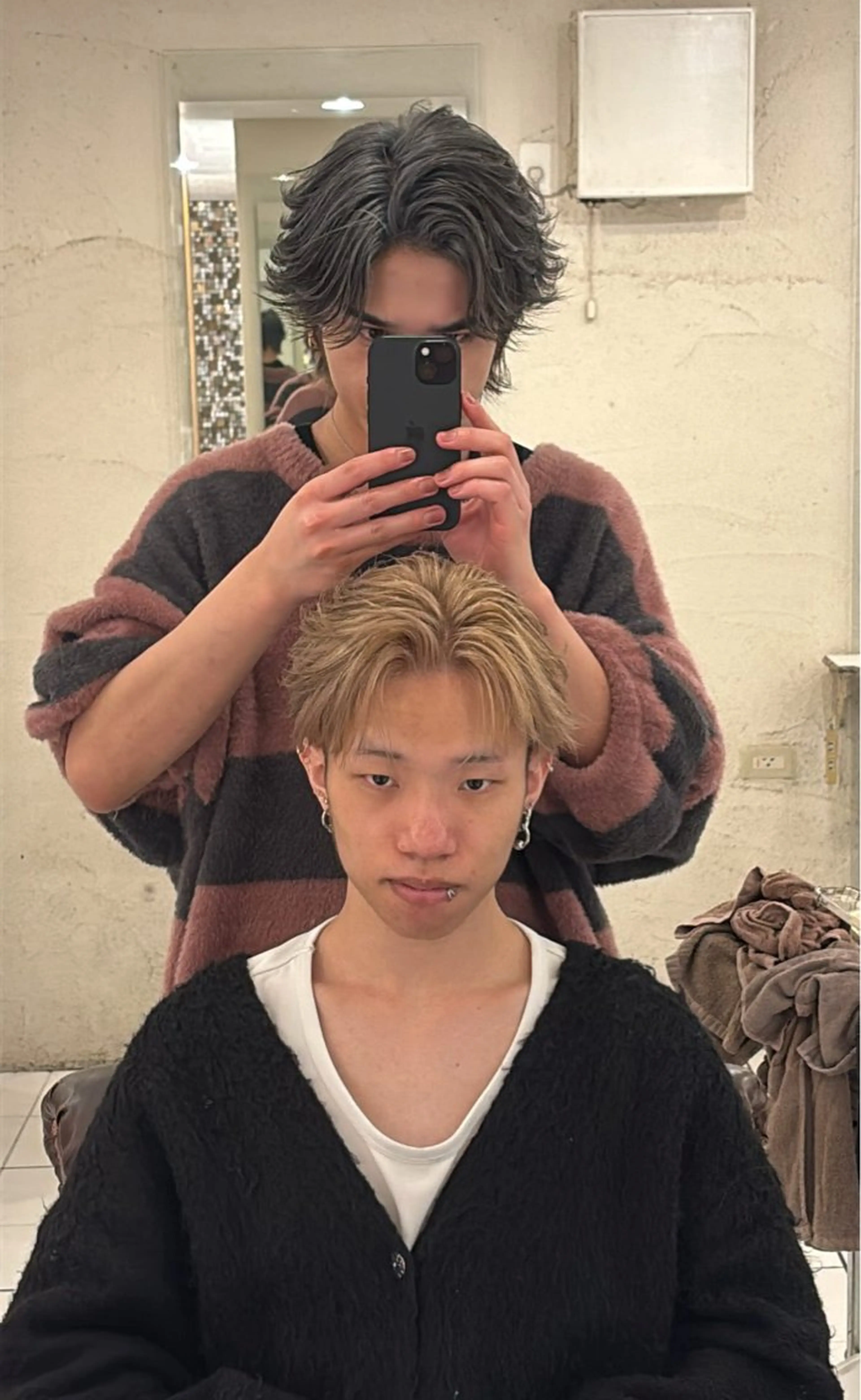 メンズ メンズブリーチ センターパート メンズ韓国風 カット ヘアカラー トリートメント 郡山駅前美容師 真野目暉のヘアスタイル