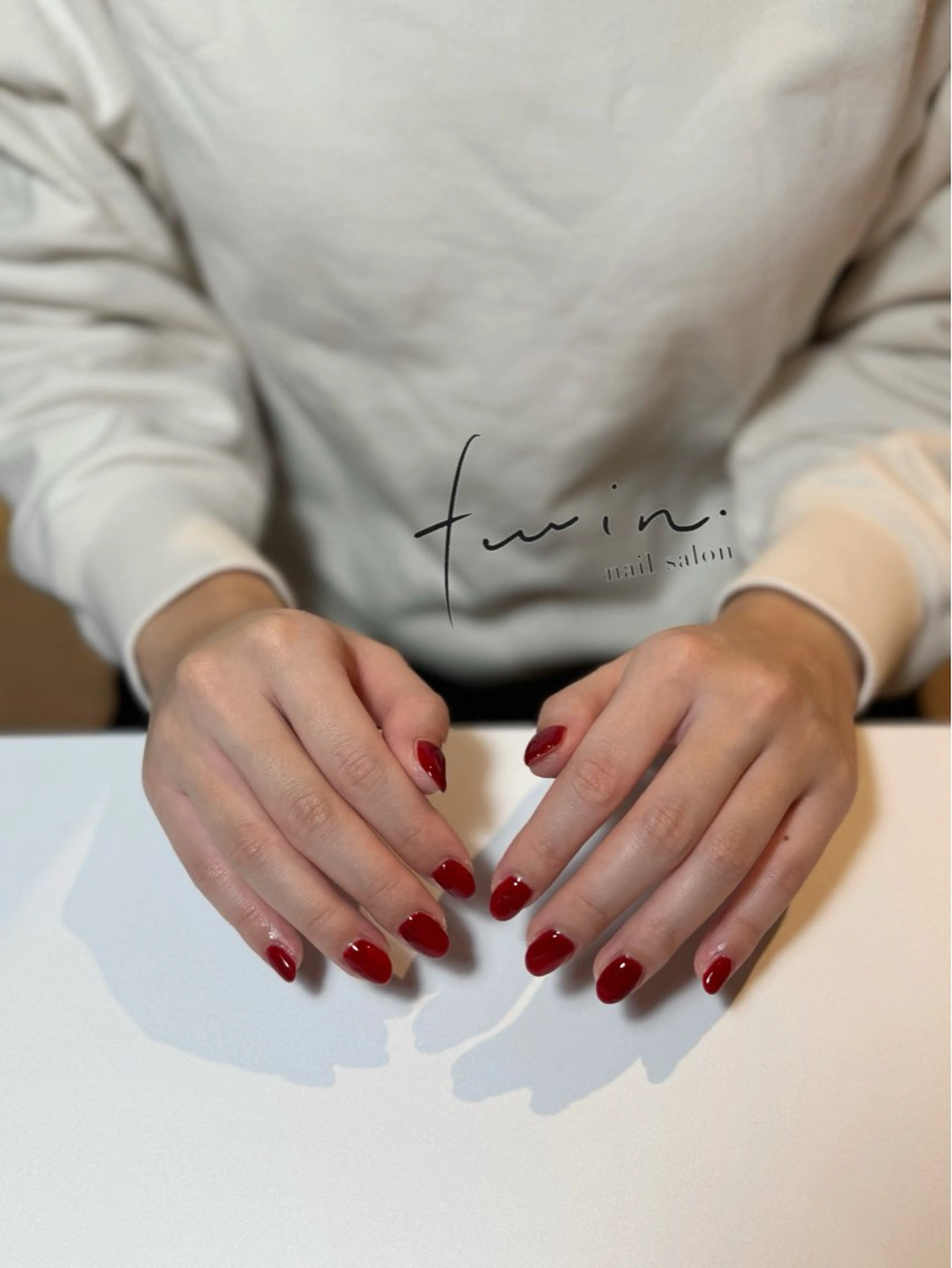 ネイル ワンカラーネイル 赤色 ayari 🦋久屋大通のネイルデザイン